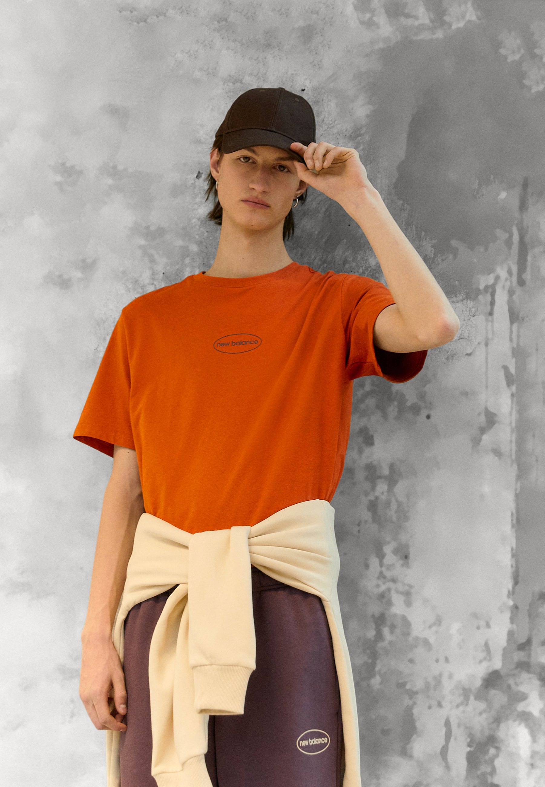 NB OVAL TEE - Print T-shirt - calm taupe/taupe