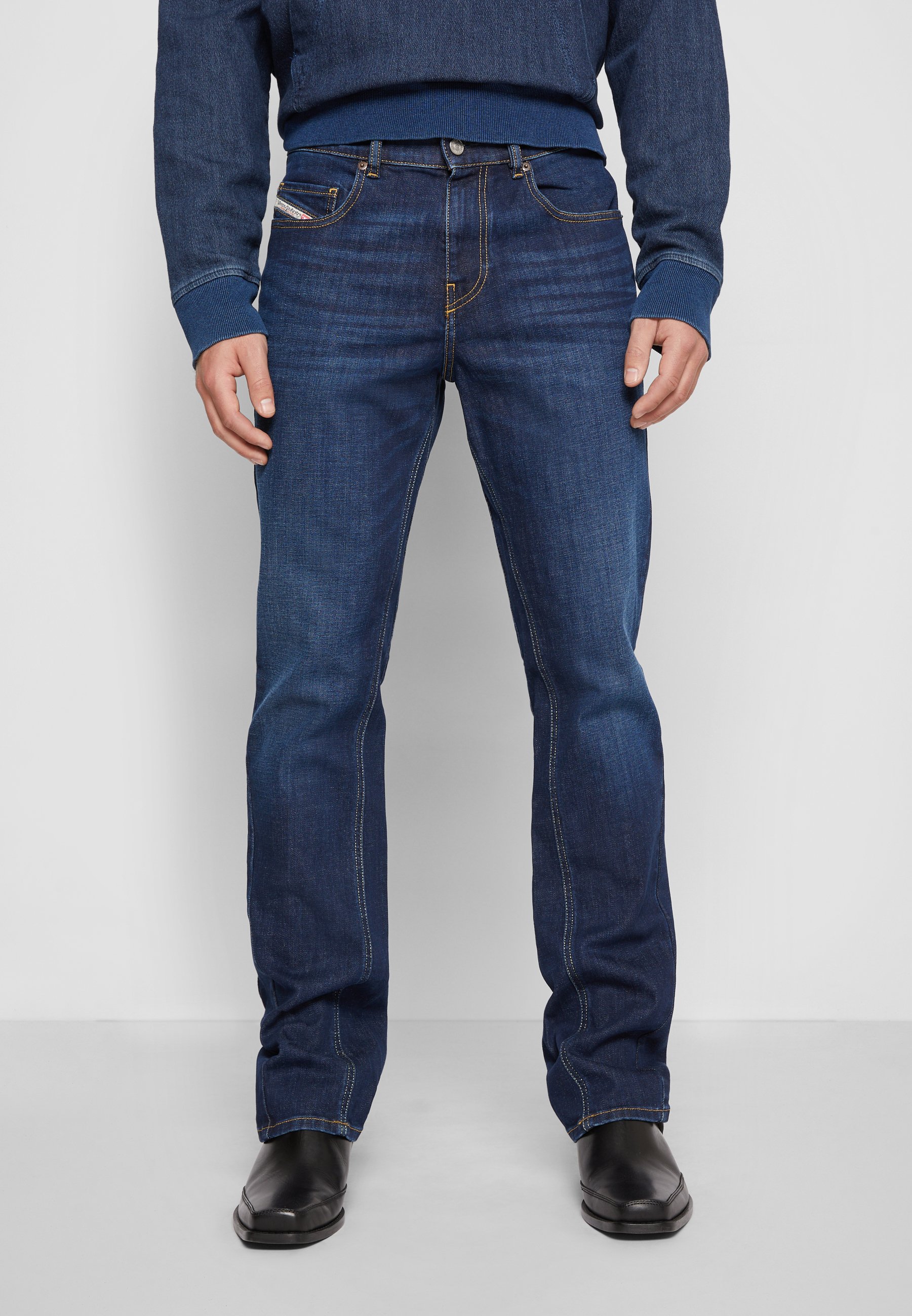 Diesel 2021 DIESEL LIBRARY - Bootcut jeans - 09b90 01/dark-blue denim