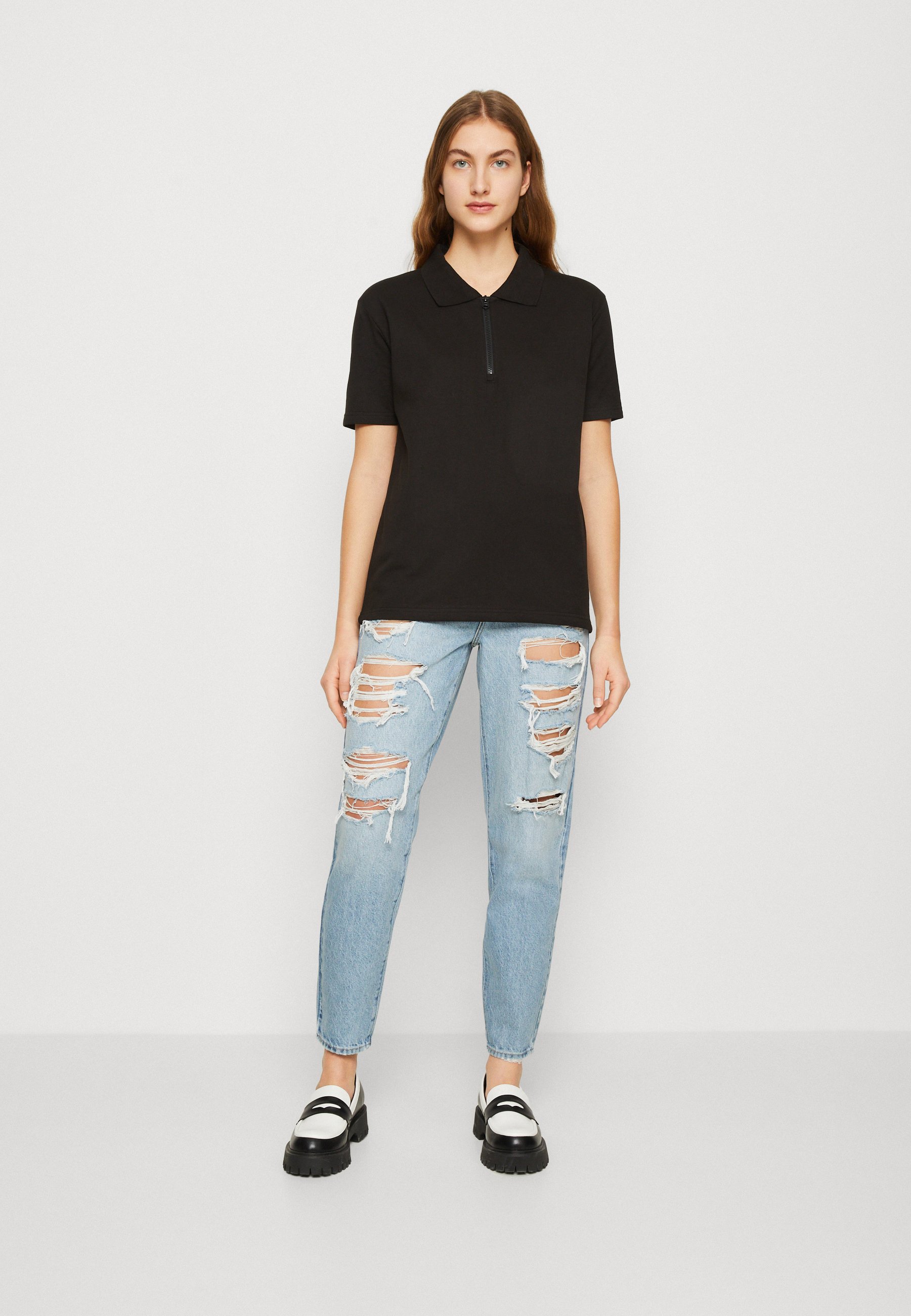 Levi's® HIGH WAISTED MOM - Jeans Tapered Fit - by a thread/destroyed denim