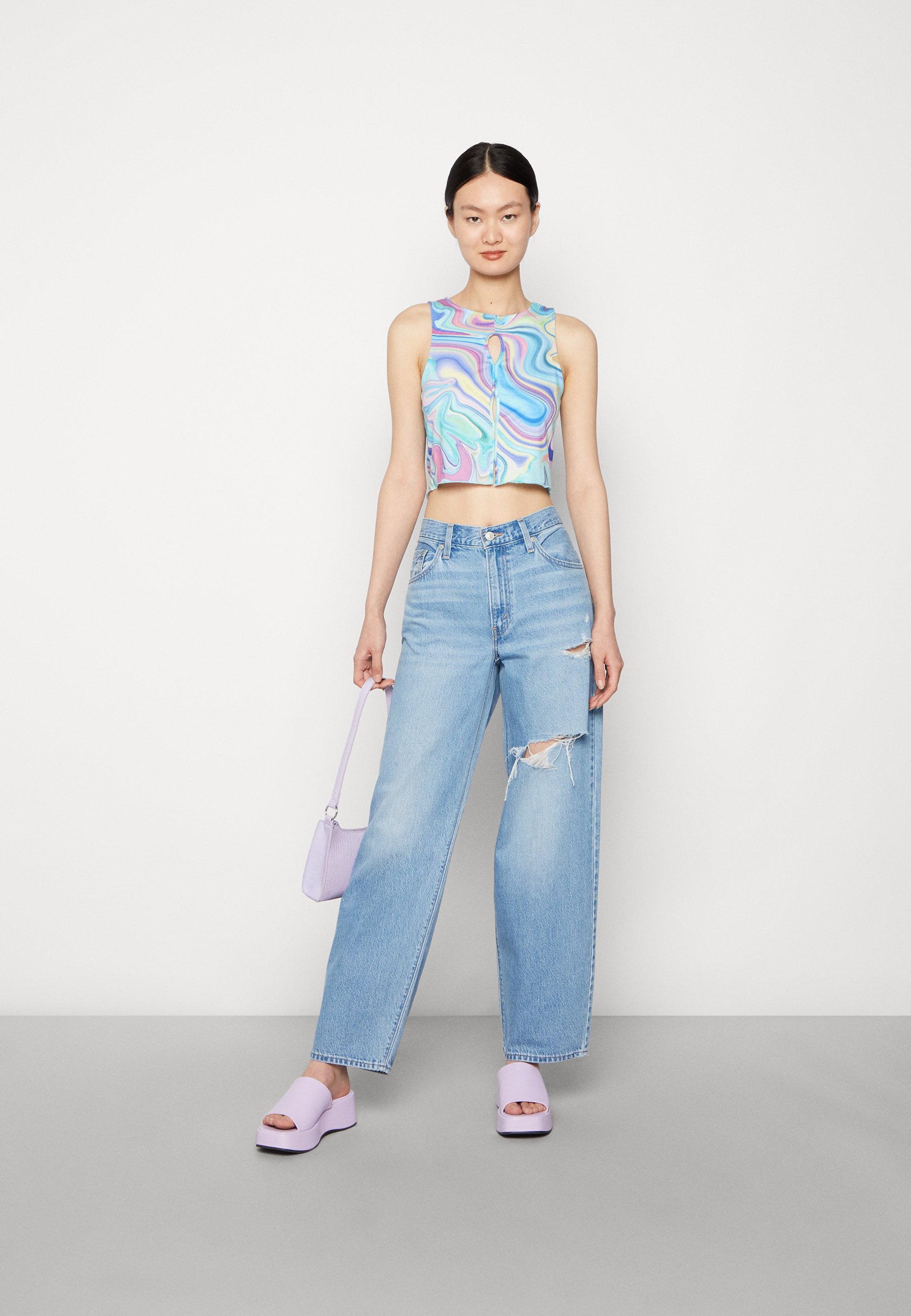 Levi's® BAGGY DAD - Relaxed fit jeans - in the middle damage/destroyed denim