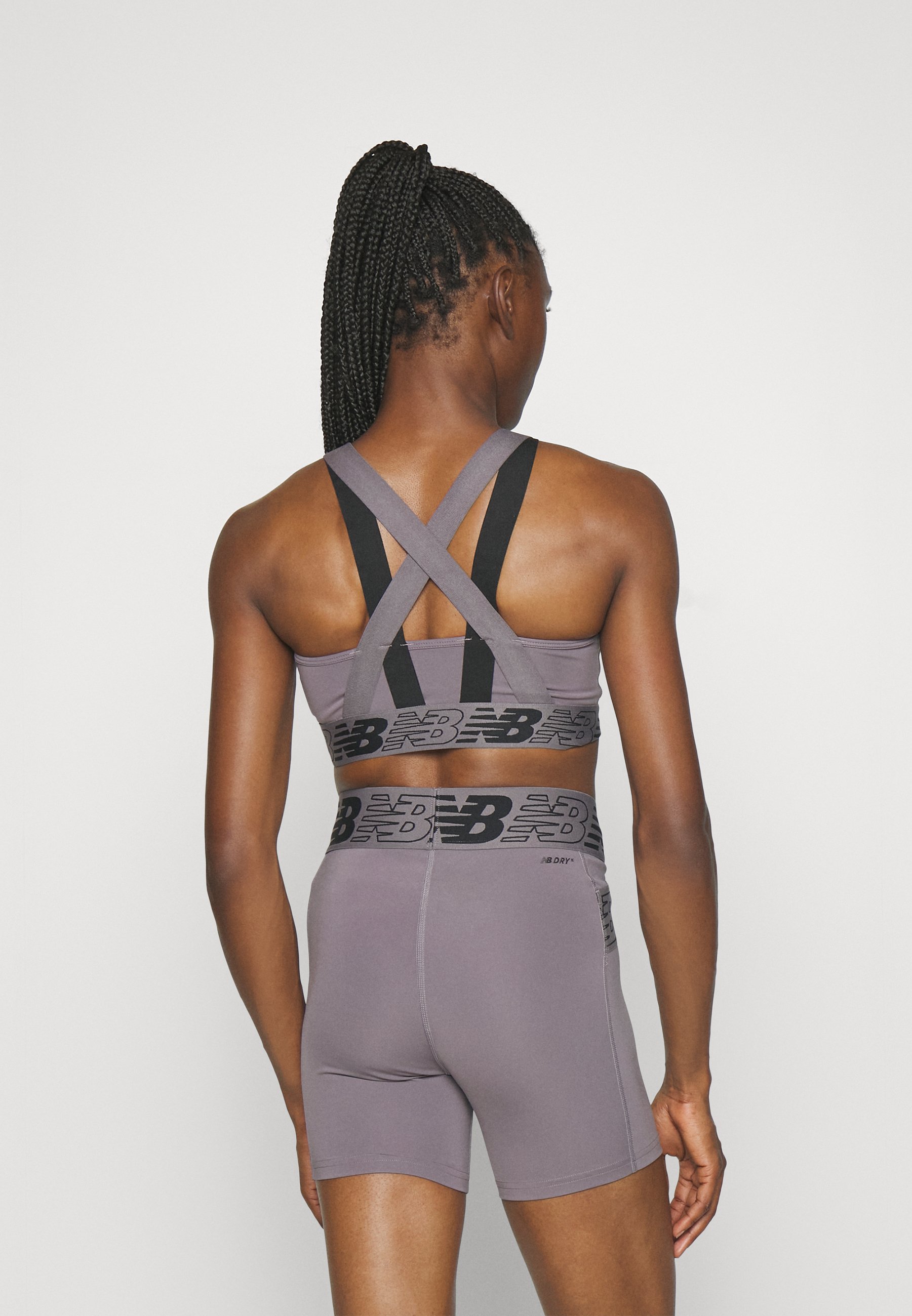 NB RELENTLESS CROP BRA - Medium support sports bra - zinc/grey