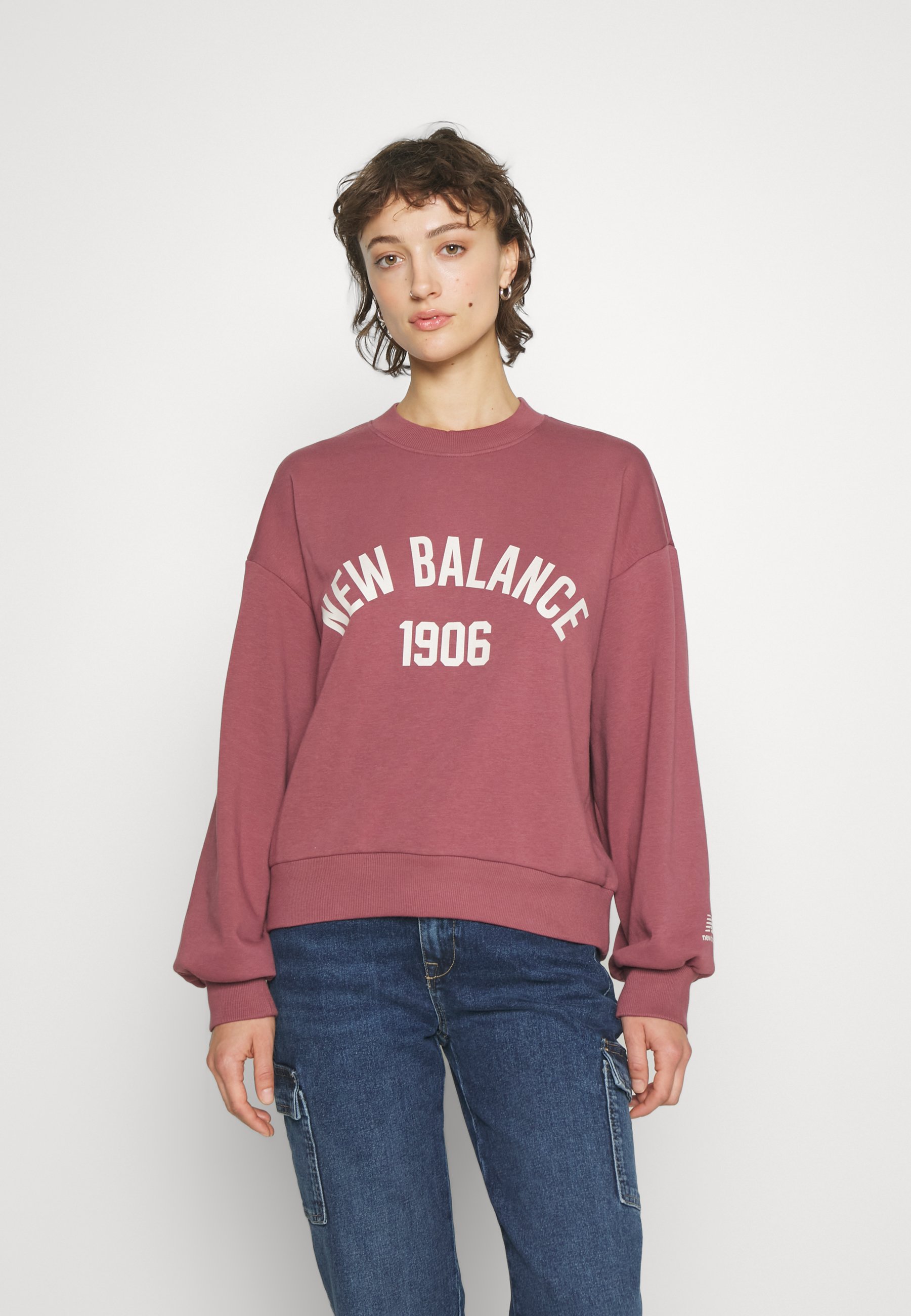 NB ESSENTIALS VARSITY  CREW - Sweatshirt - washed burgundy/dark red