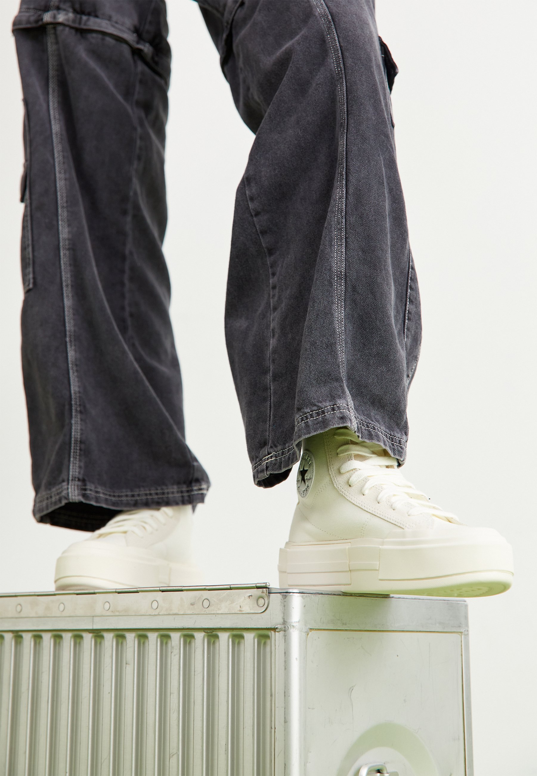 Converse CHUCK TAYLOR ALL STAR CRUISE - High-top trainers - off-white