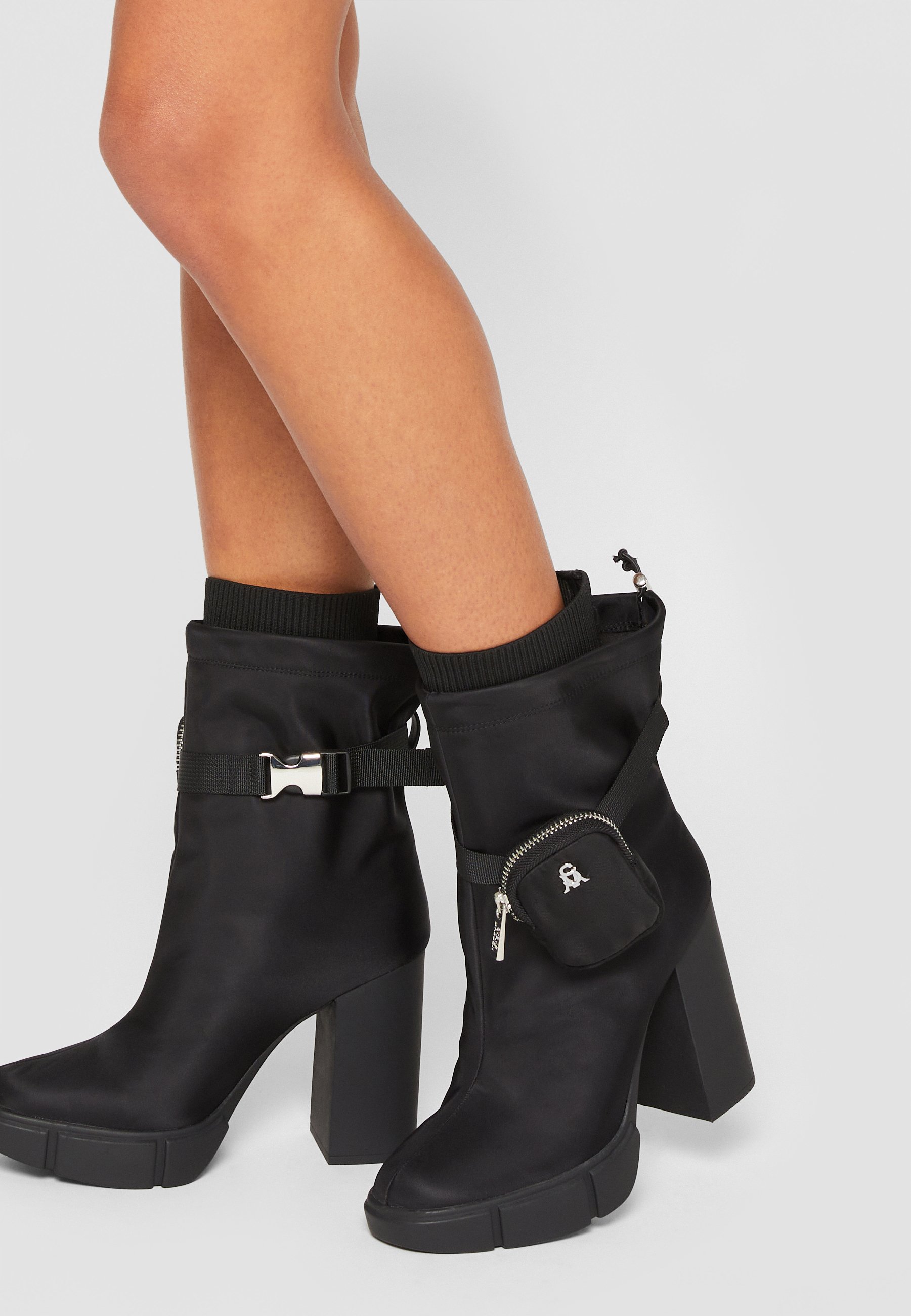 Steve Madden RISEUP - Classic ankle boots - black