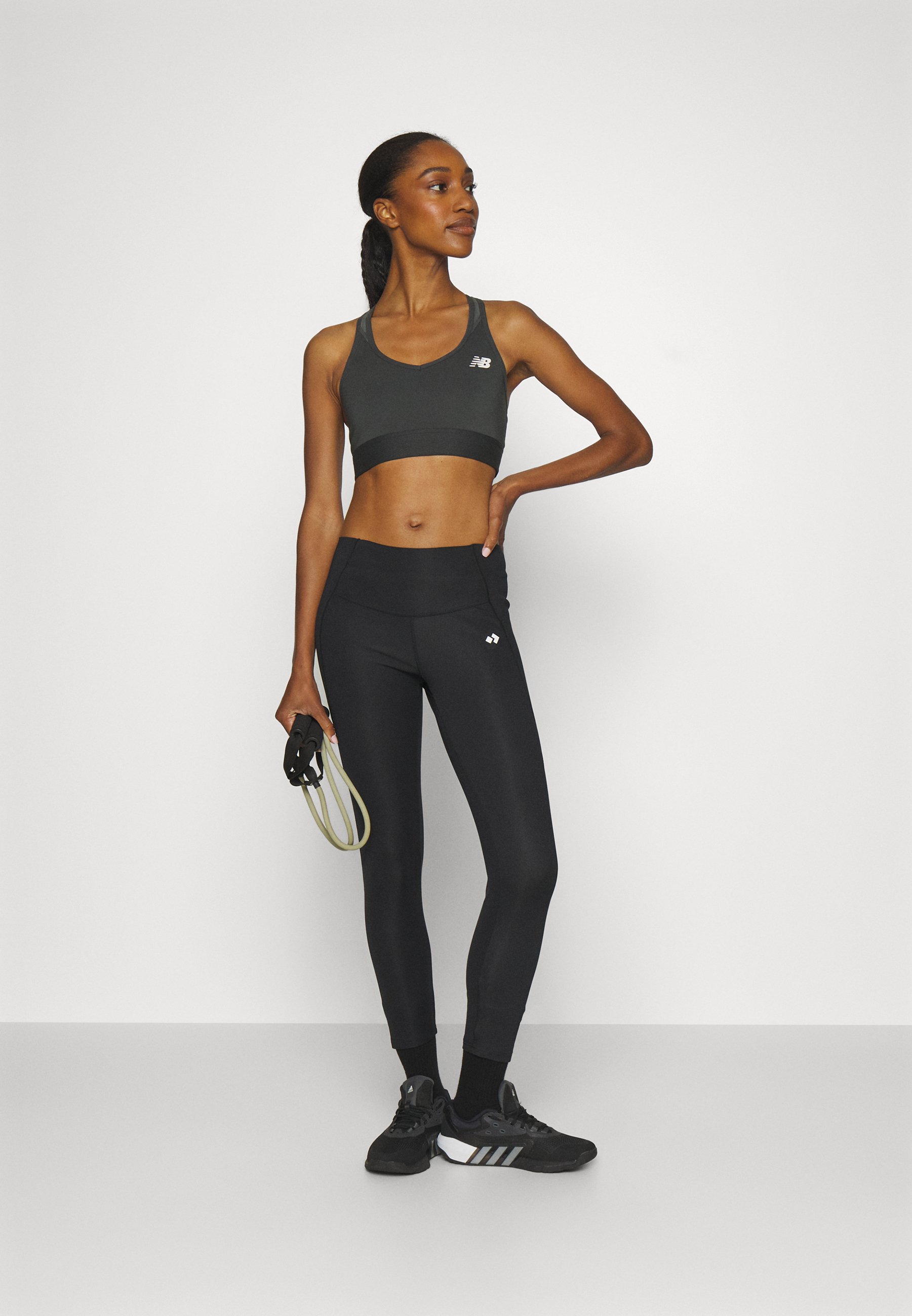 NB LINEAR HERITAGE RACERBACK BRA - Medium support sports bra - black