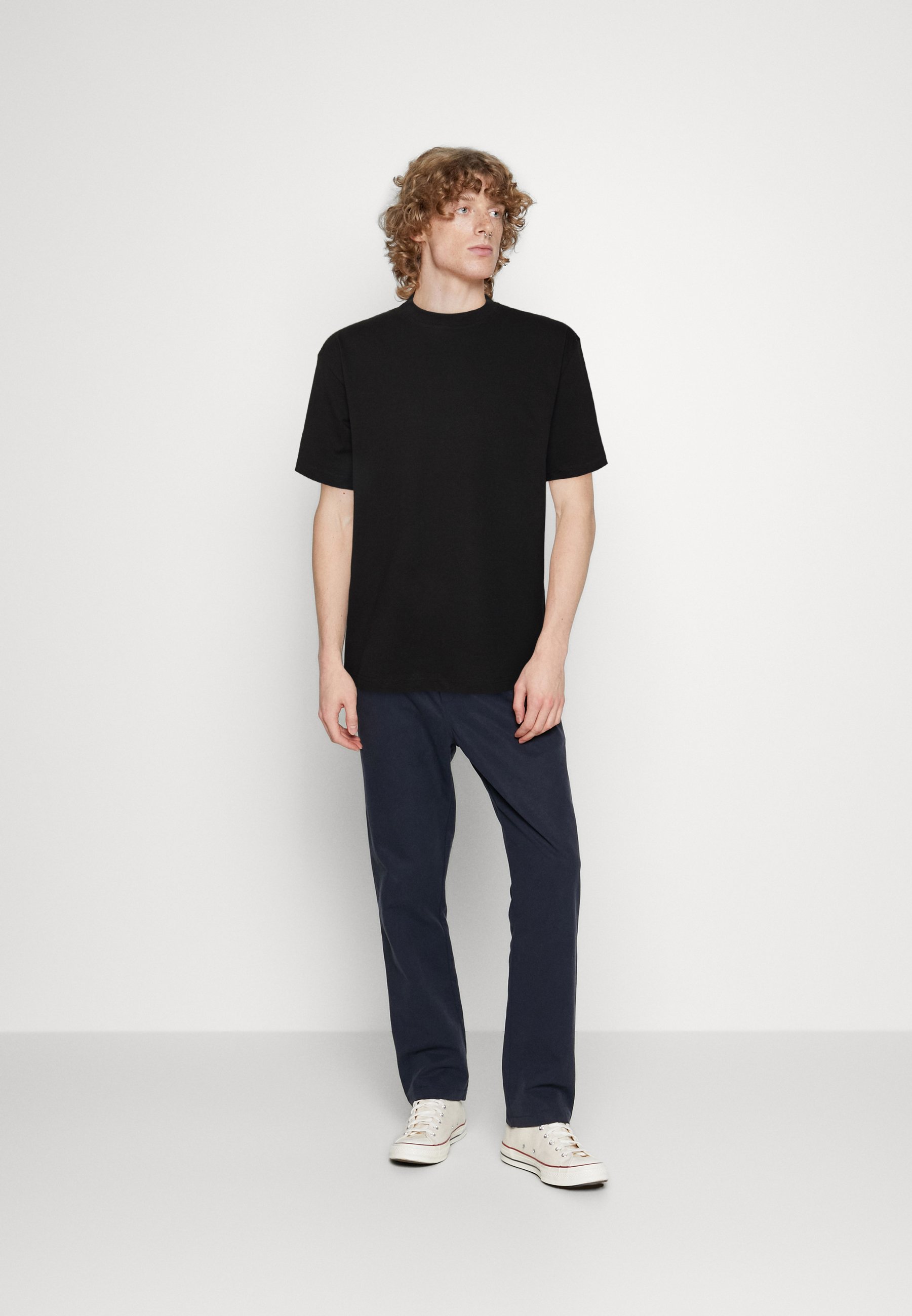 Diesel BOGGY MEGOVAL UNISEX - Print T-shirt - black