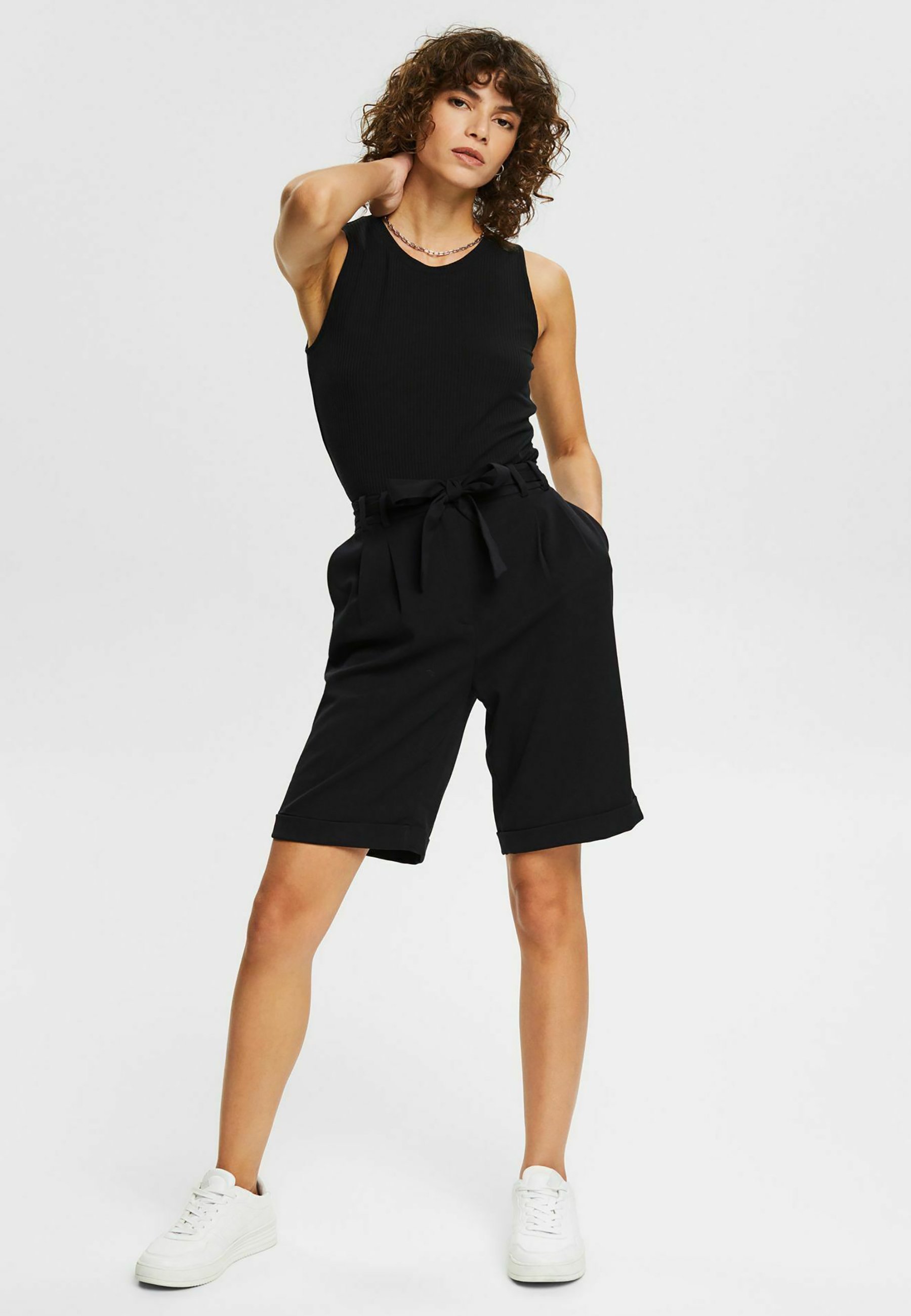 Esprit MIT BUNDFALTEN - Shorts - black