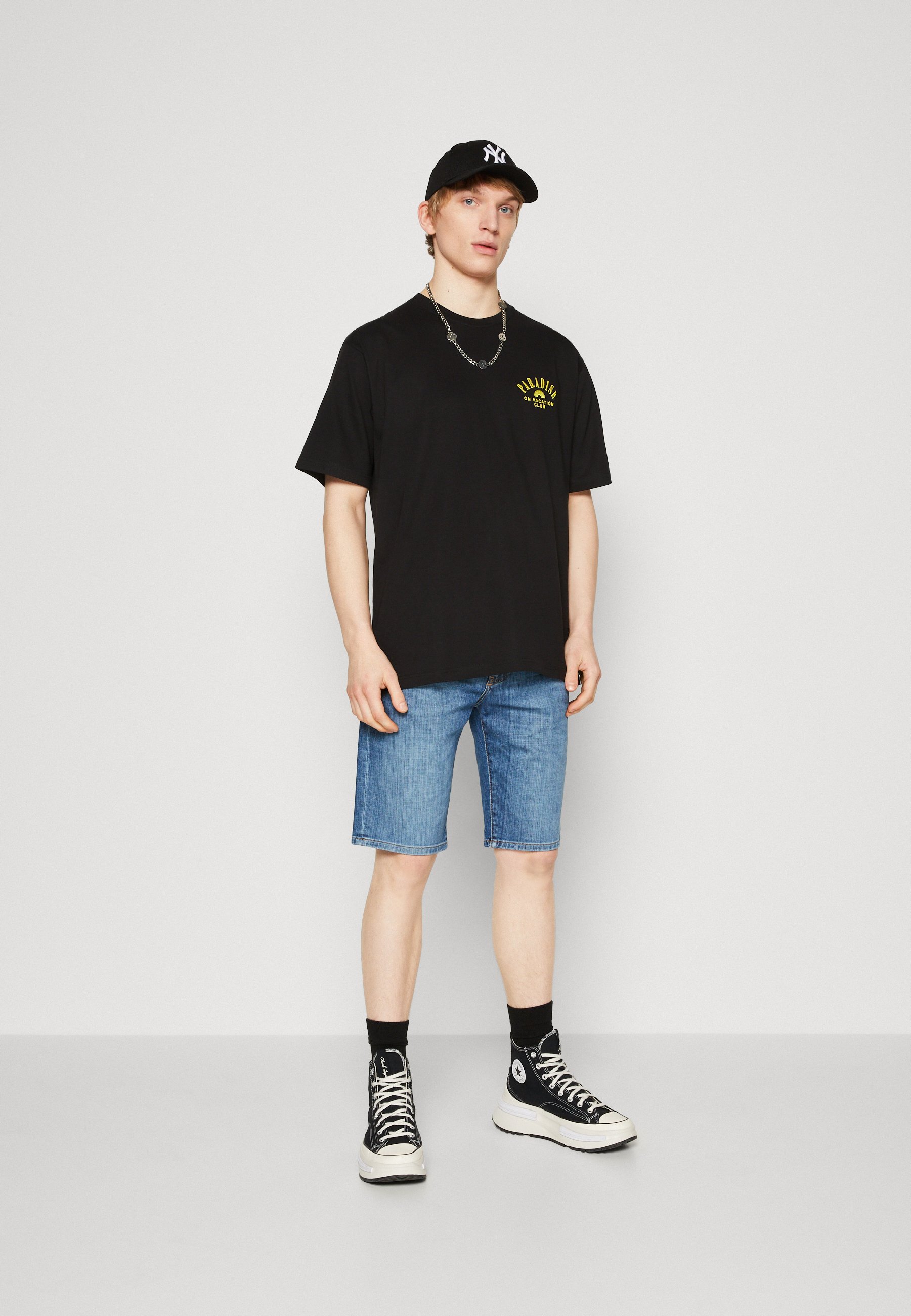 Diesel SLIM - Denim shorts - 0ihat/light-blue denim