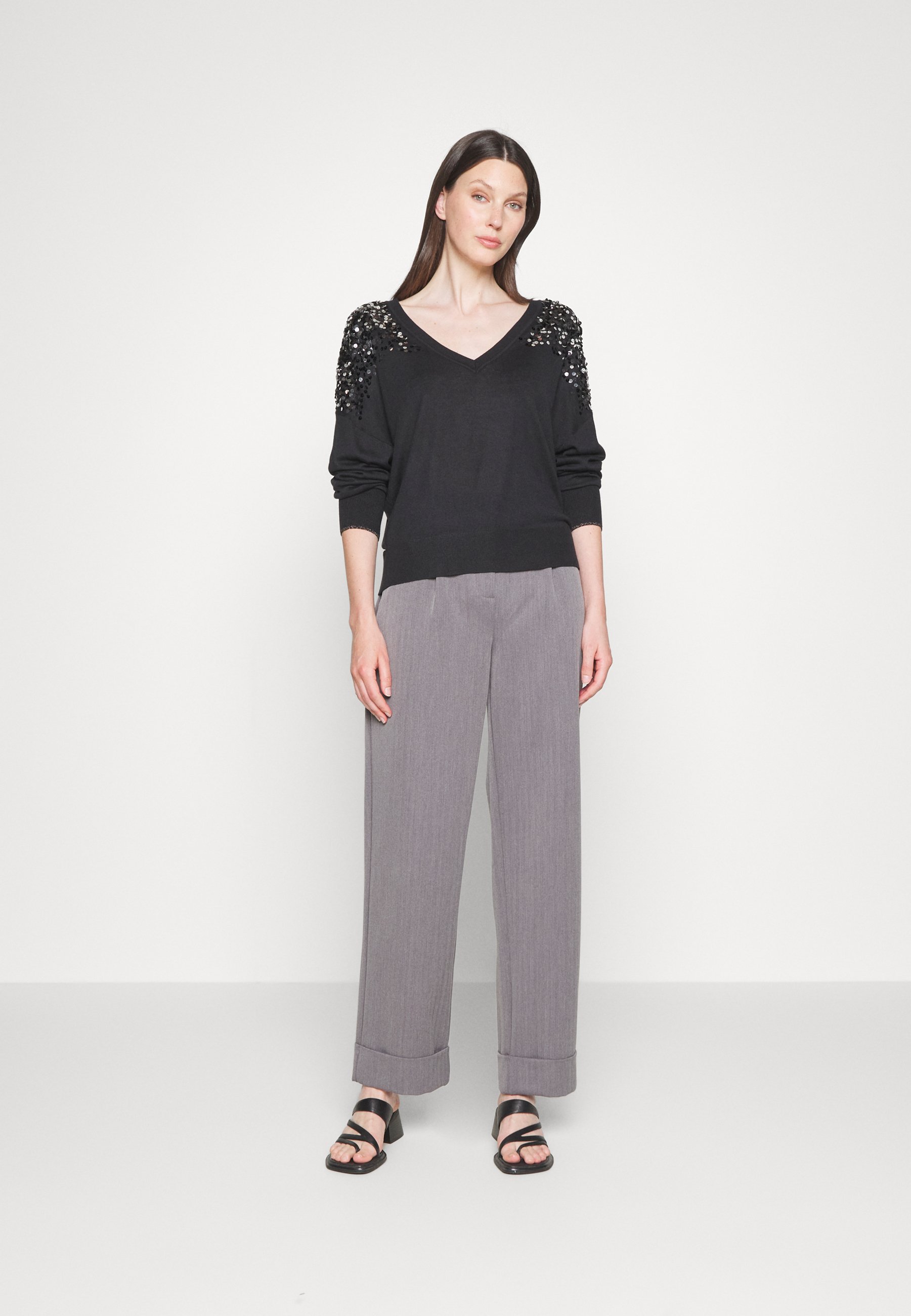 Scotch & Soda EMBELLISHED SHOULDER V-NECK - Jumper - black
