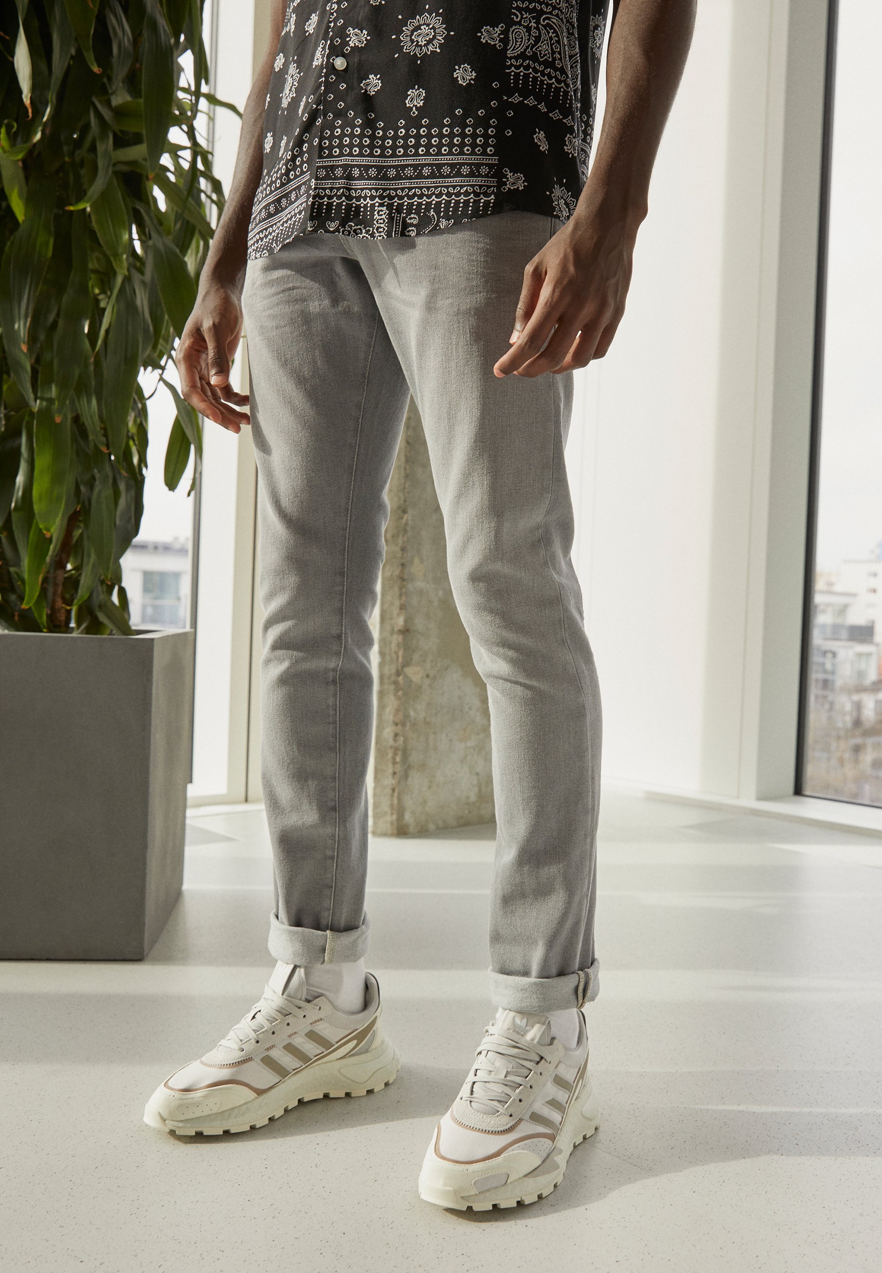 Scotch & Soda ESSENTIALS RALSTON - Slim fit jeans - grey stone/grey denim