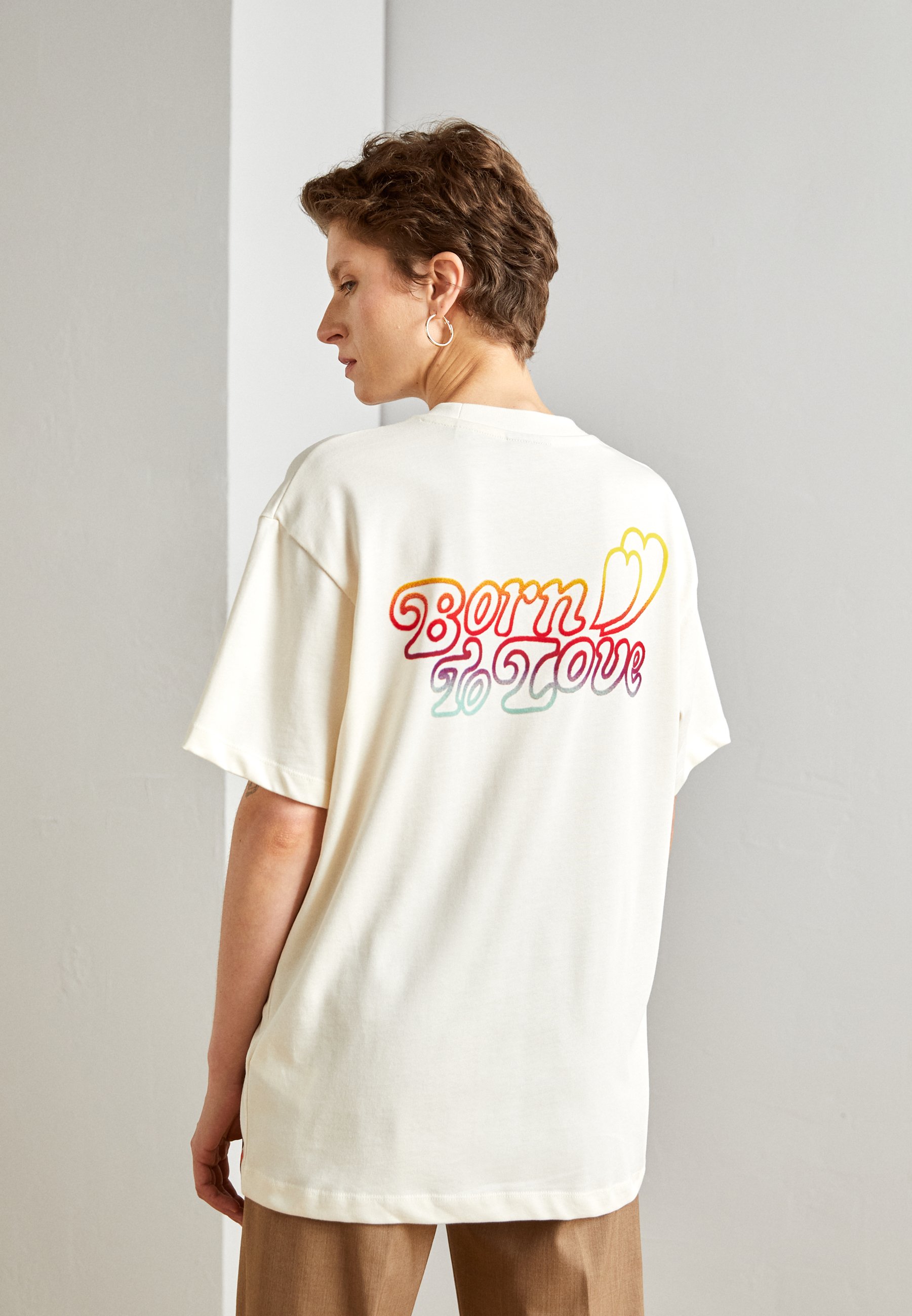 Scotch & Soda BORN TO LOVE - ORGANIC COTTON ARTWORK T-SHIRT - Print T-shirt - ecru/off-white