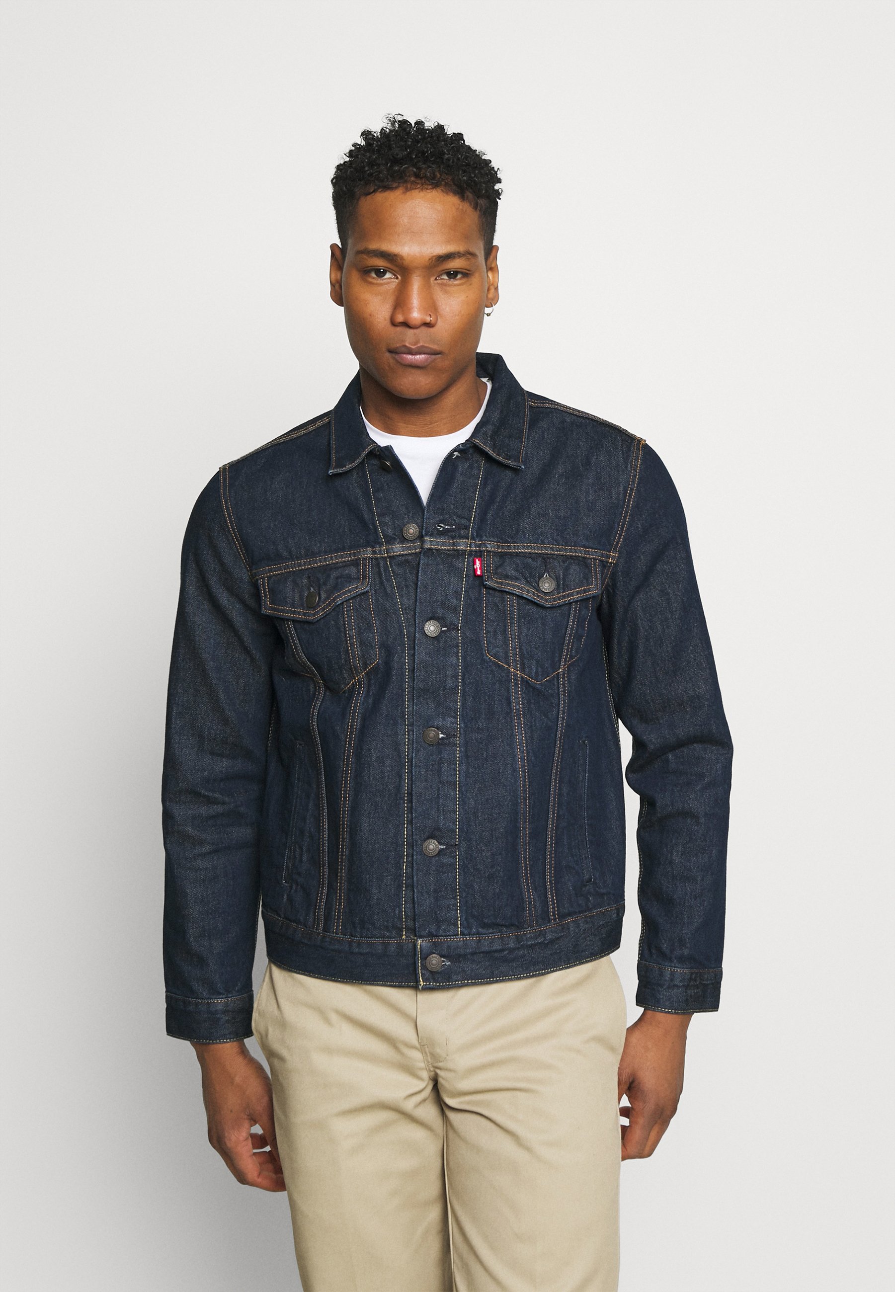 Levi's® THE TRUCKER JACKET - Denim jacket - med indigo/dark-blue denim