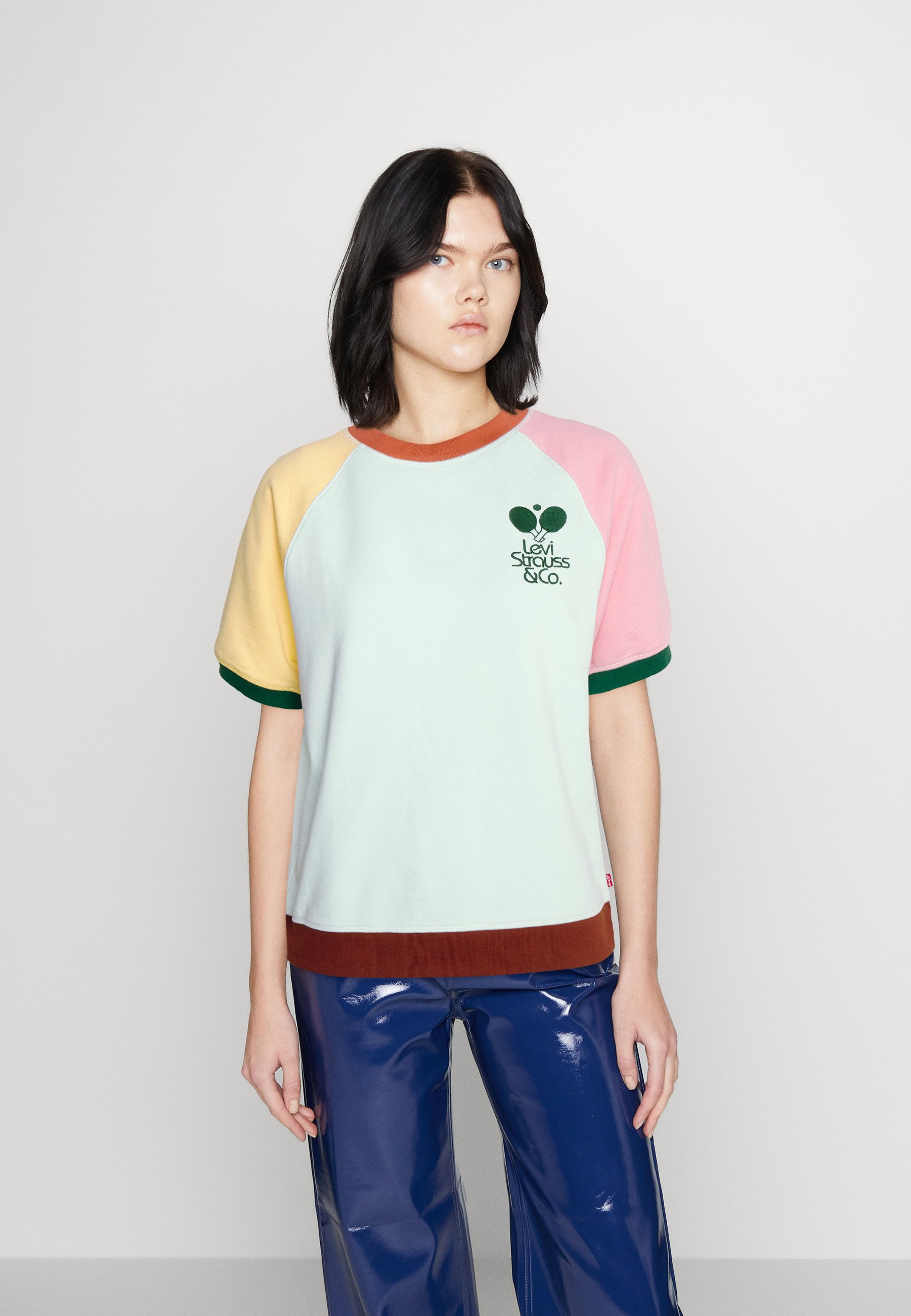 Levi's® GRAPHIC - Print T-shirt - pastel blue/pink/multi-coloured