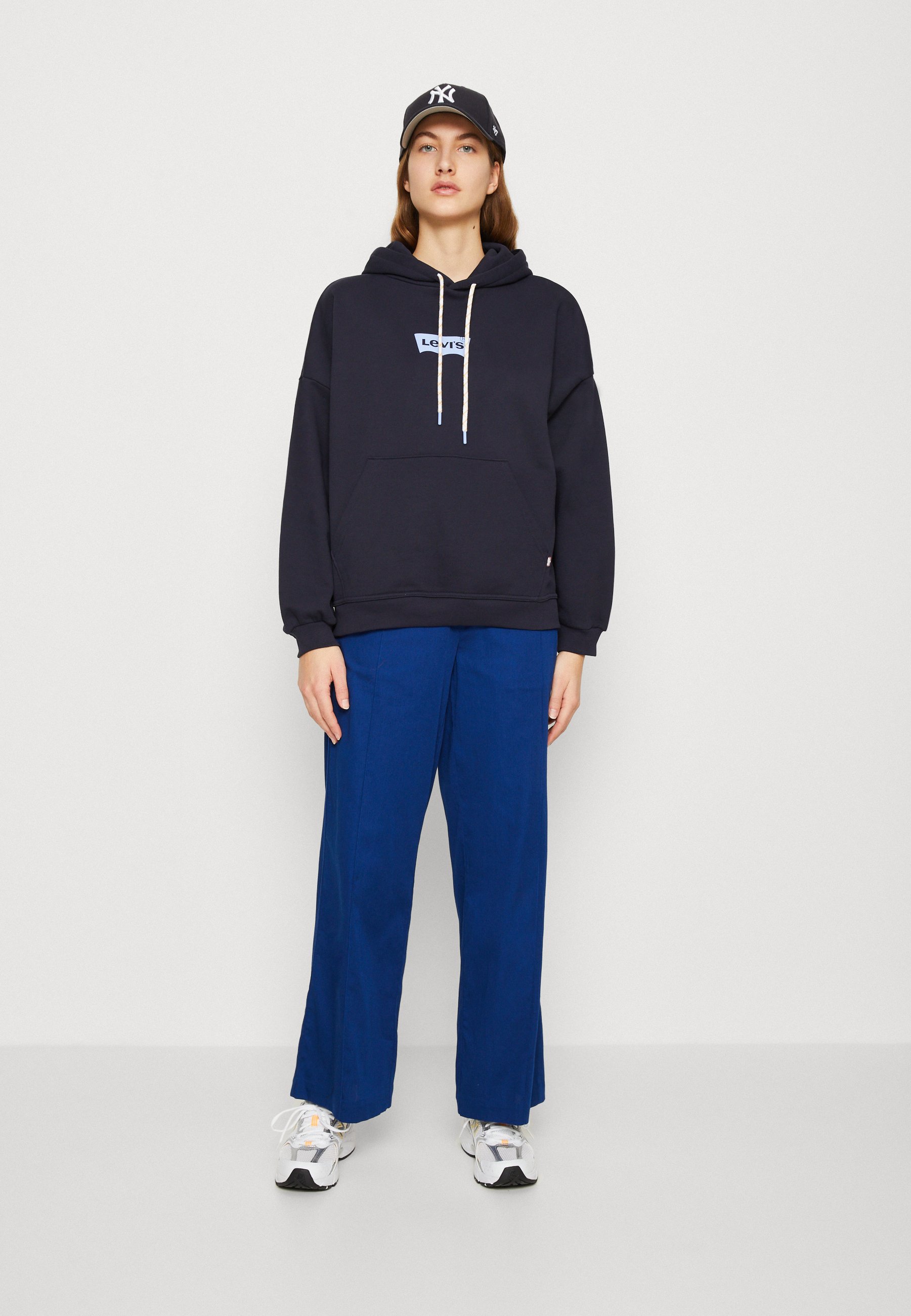 Levi's® GRAPHIC CARAVAN HOODIE - Sweatshirt - nightwatch blue/blue