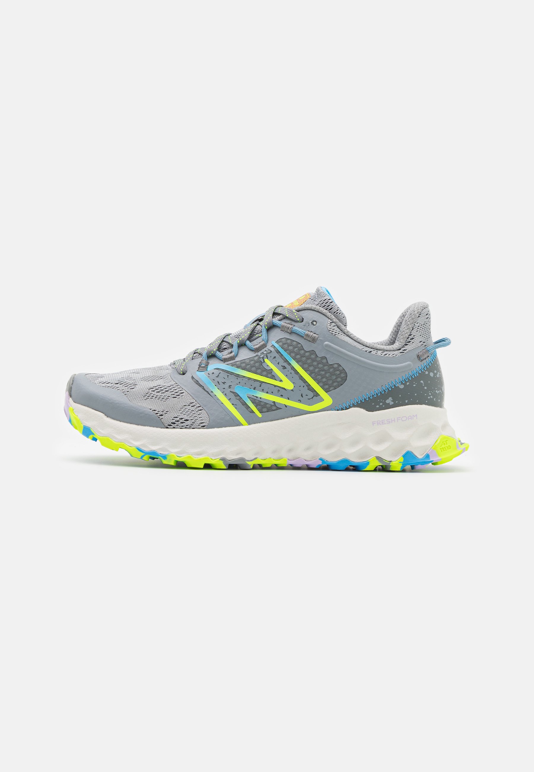 NB FRESH FOAM GAROE  - Trail running shoes - silver/silver-coloured