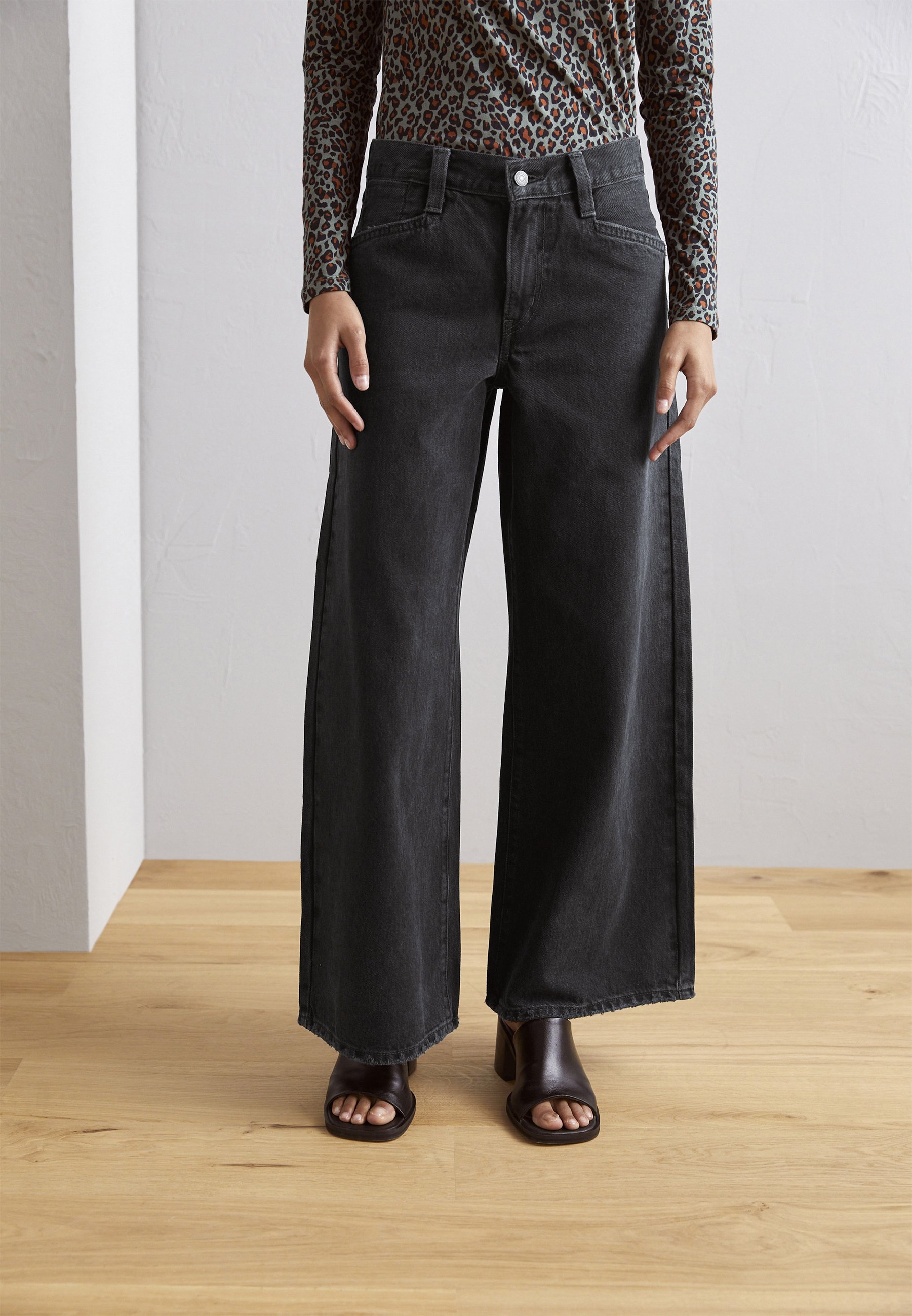 Levi's® '94 BAGGY WIDE LEG - Relaxed fit jeans - over exposure/black denim