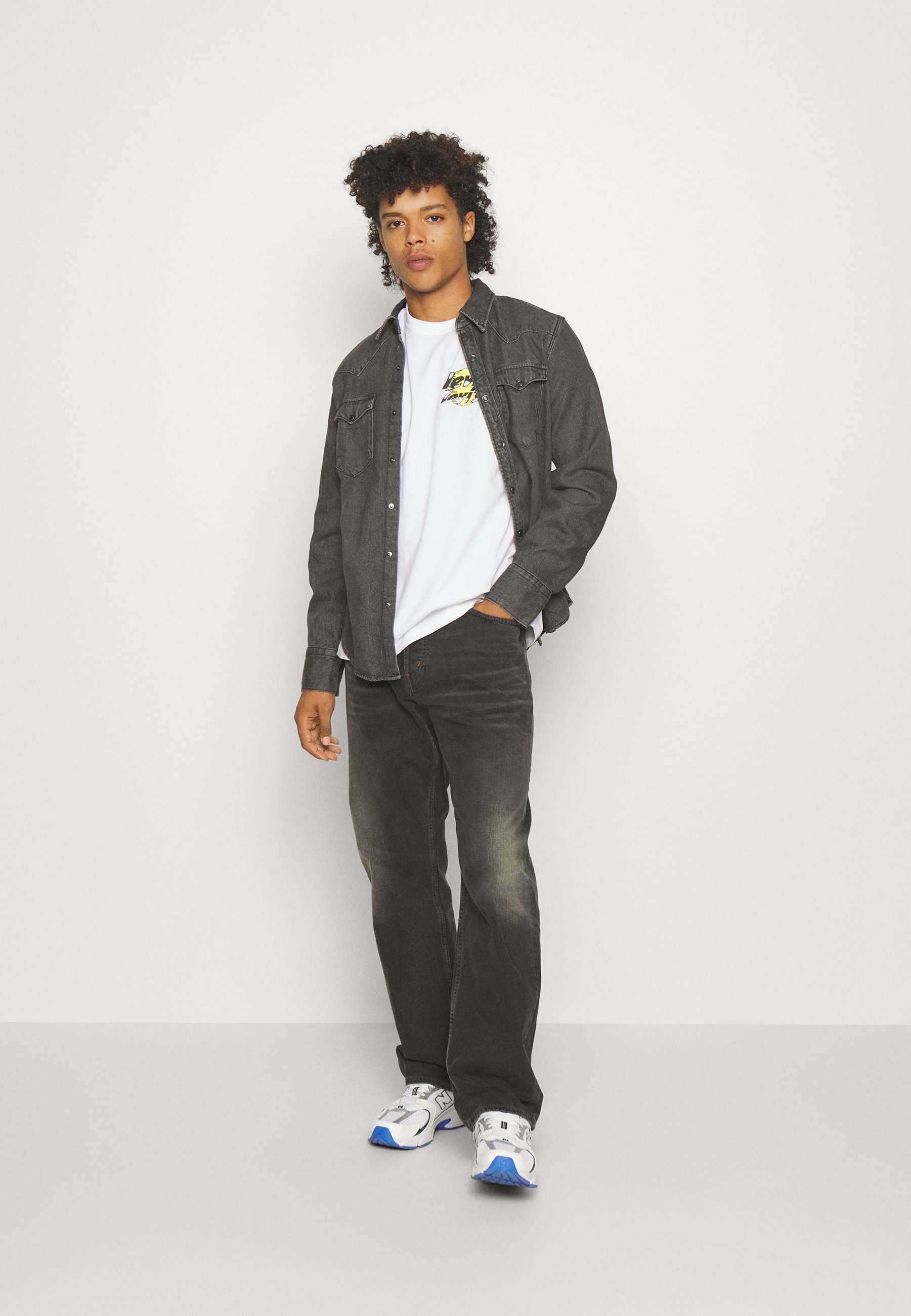 Levi's® TEE - Print T-shirt - hyper natural white/white