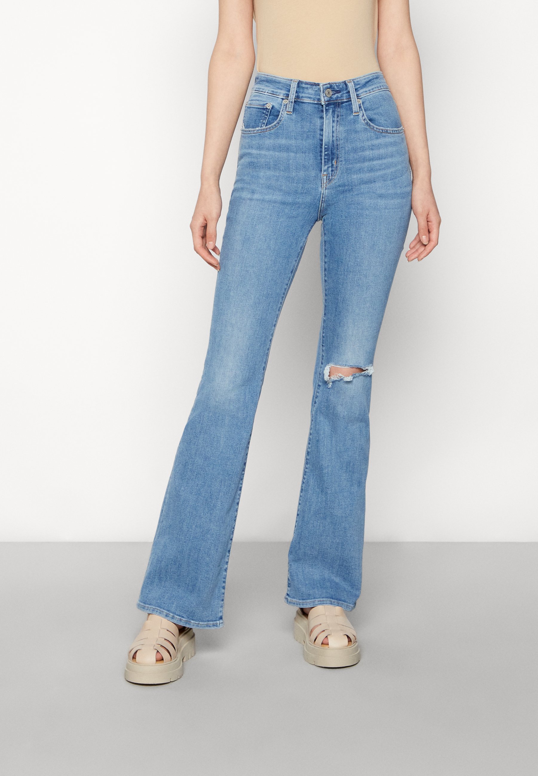 Levi's® 726™ HIGH RISE FLARE - Flared Jeans - medium indigo destructed/destroyed denim