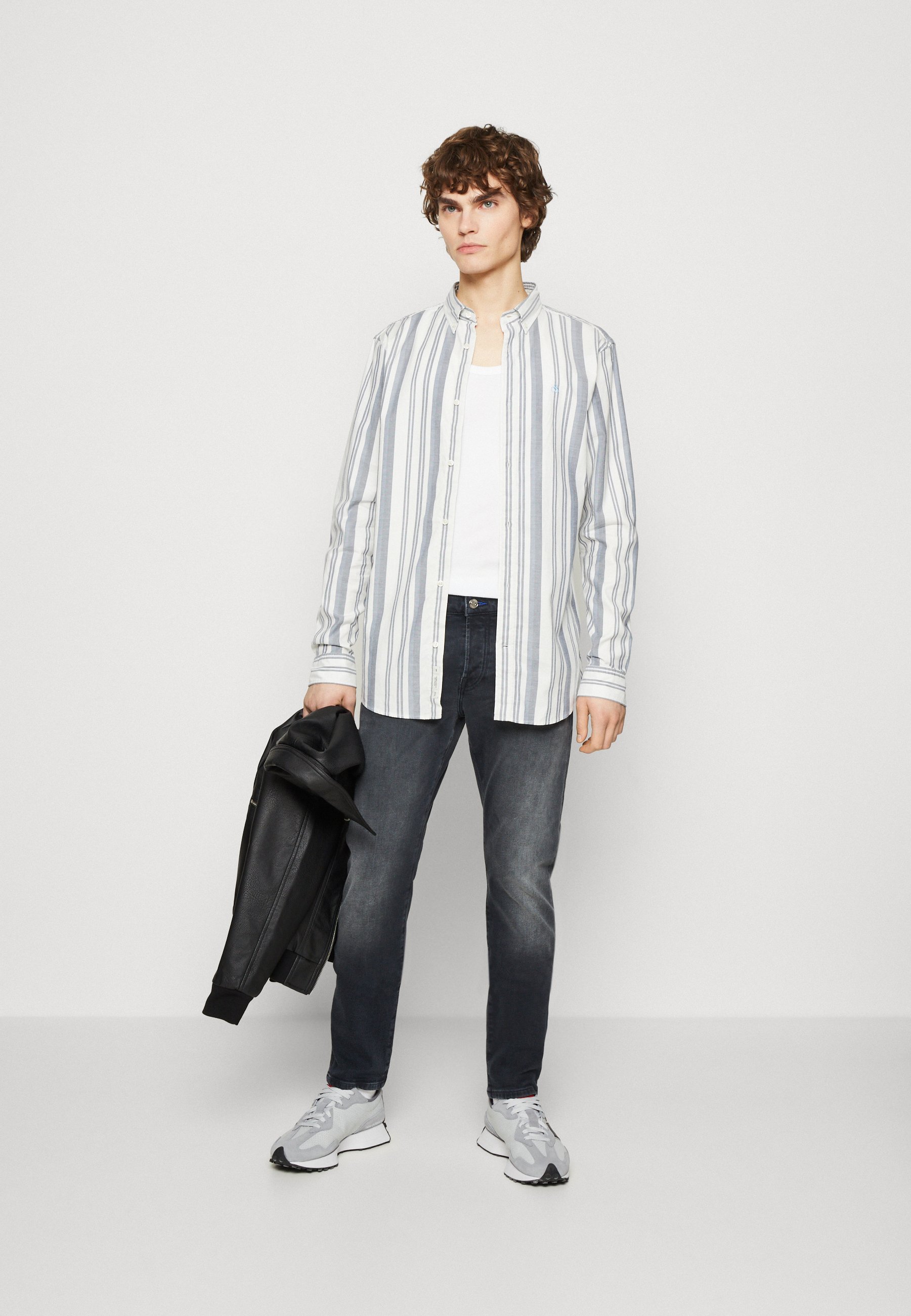 Scotch & Soda ESSENTIAL OXFORD STRIPE SHIRT - Shirt - ecru/night/sand