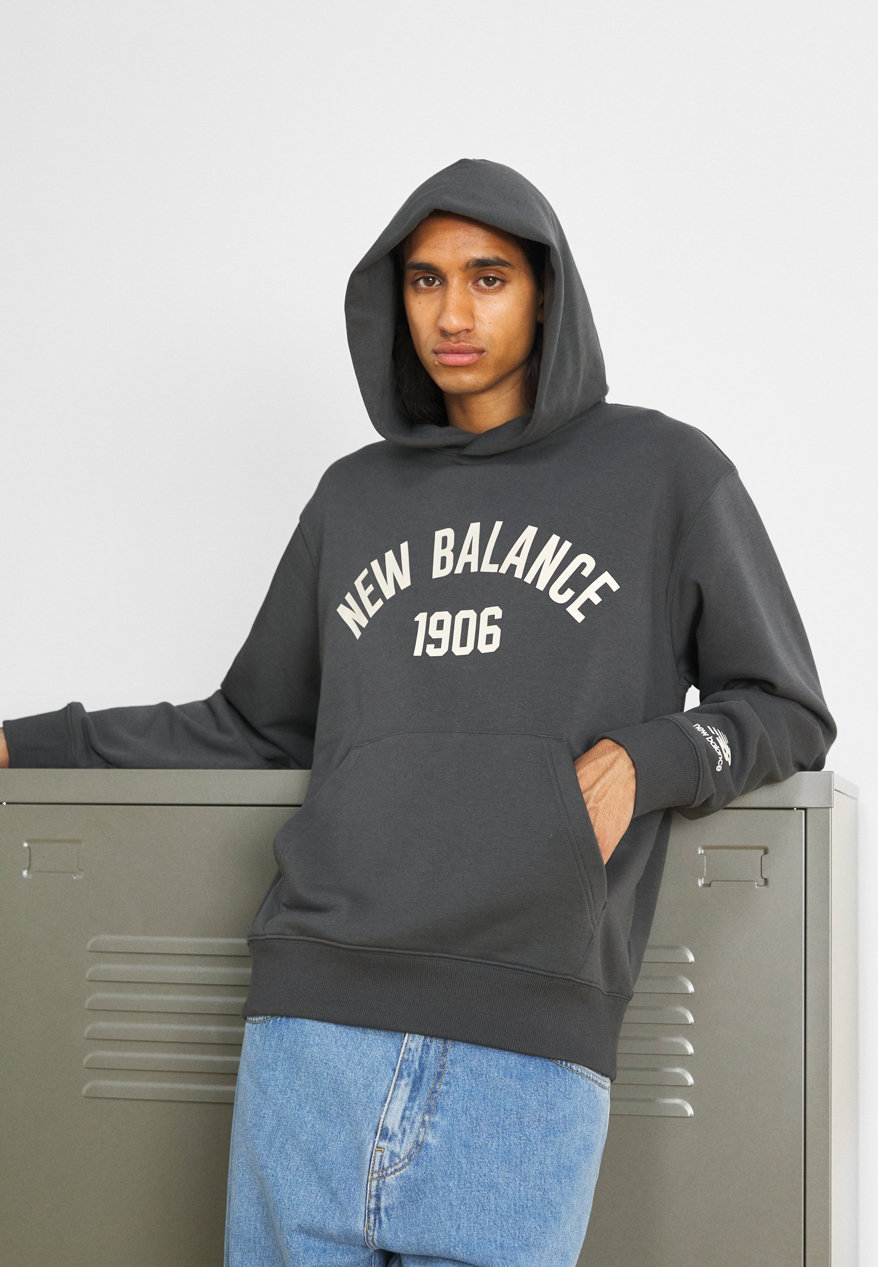 NB ESSENTIALS VARSITY HOODIE - Hoodie - black