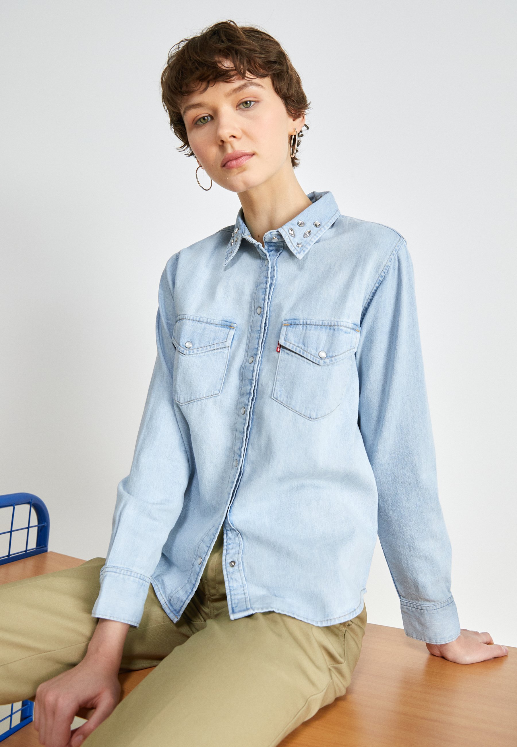 Levi's® ICONIC WESTERN - Button-down blouse - bling blau/light-blue denim