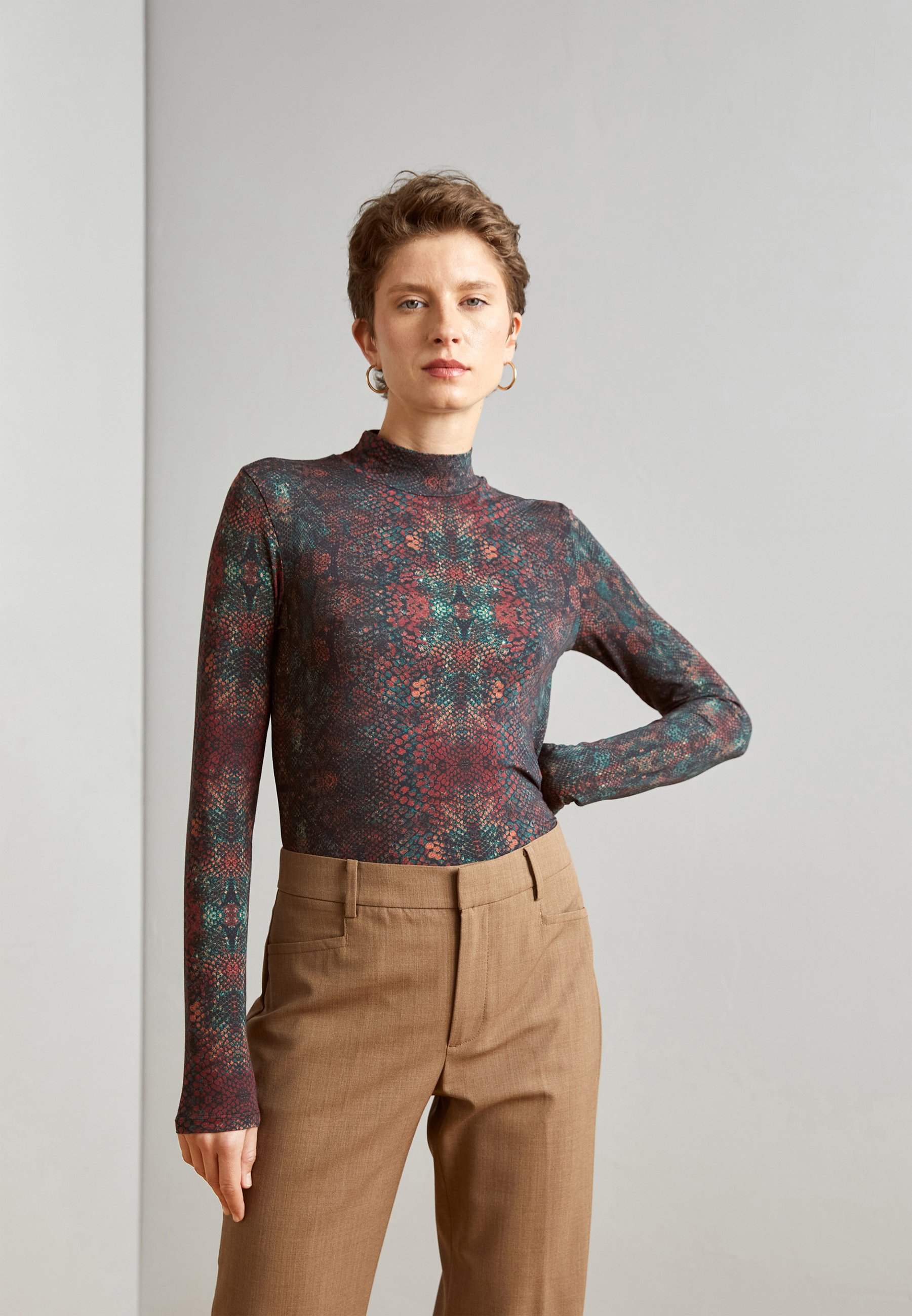 Scotch & Soda ALL OVER PRINTED MOCKNECK LONG SLEEVED SHIRT - Long sleeved top - mulri-coloured/multi-coloured
