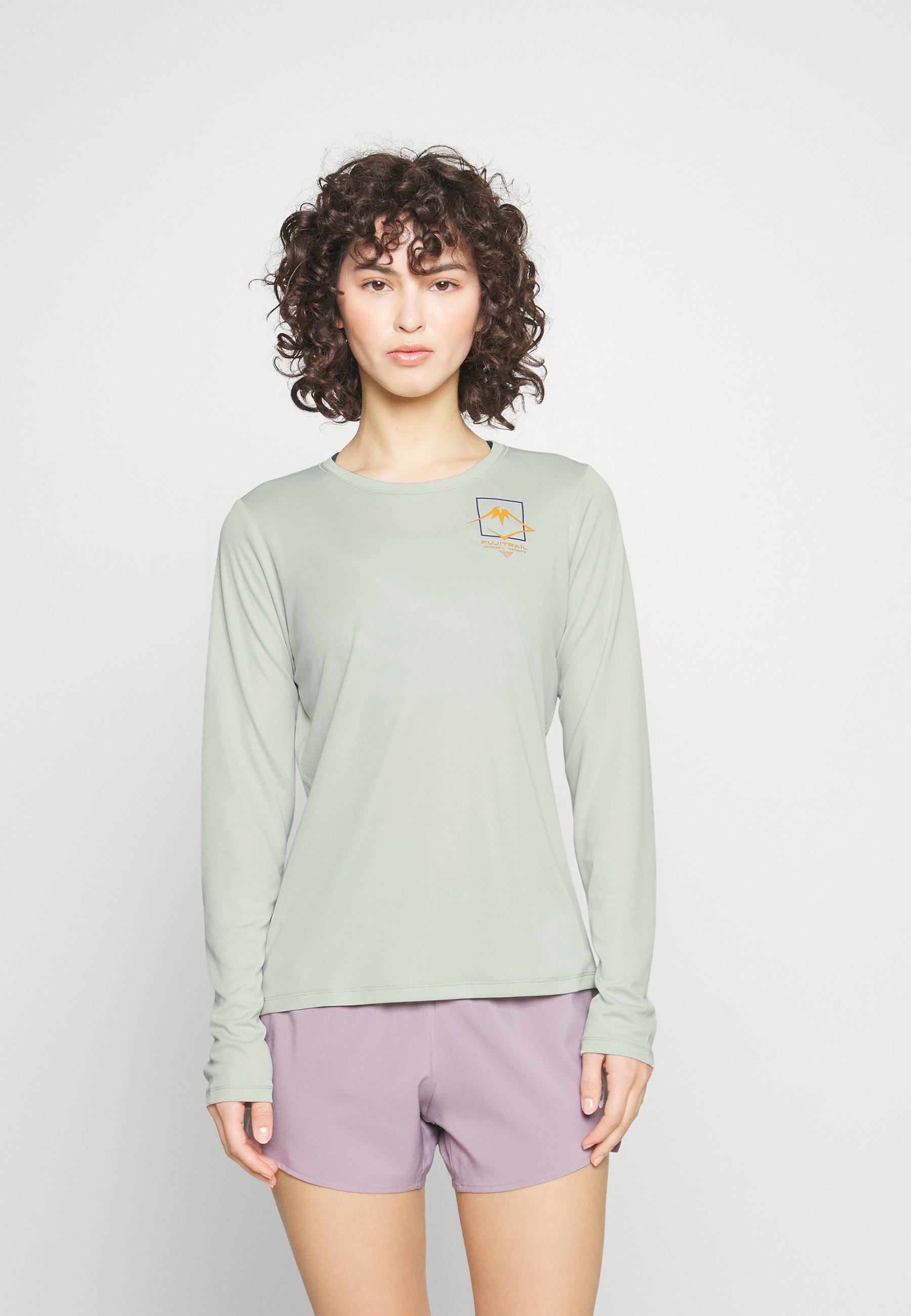 ASICS FUJITRAIL LOGO - Sports T-shirt - light sage/light green