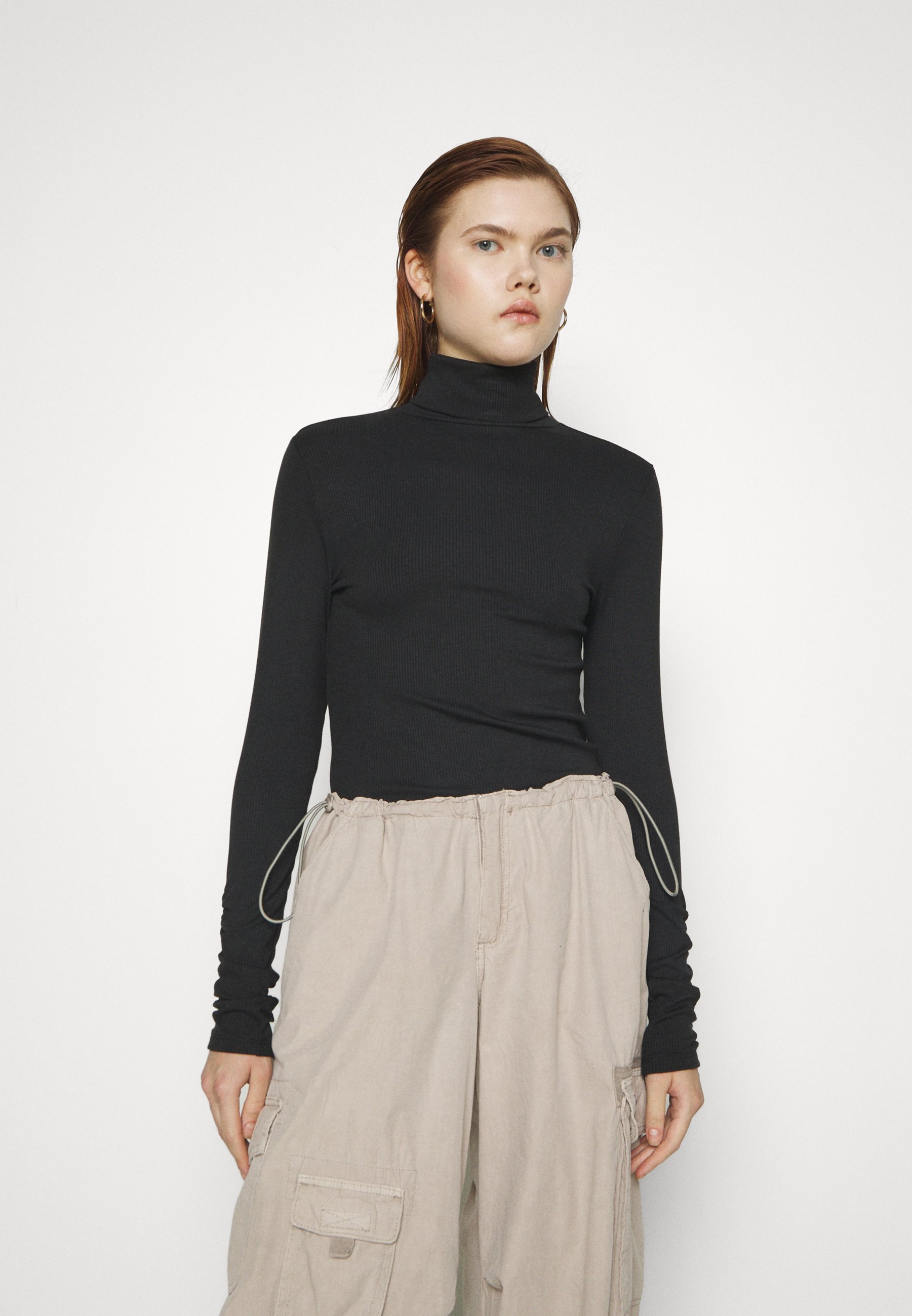Levi's® RUCHED TURTLENECK - Long sleeved top - caviar/black