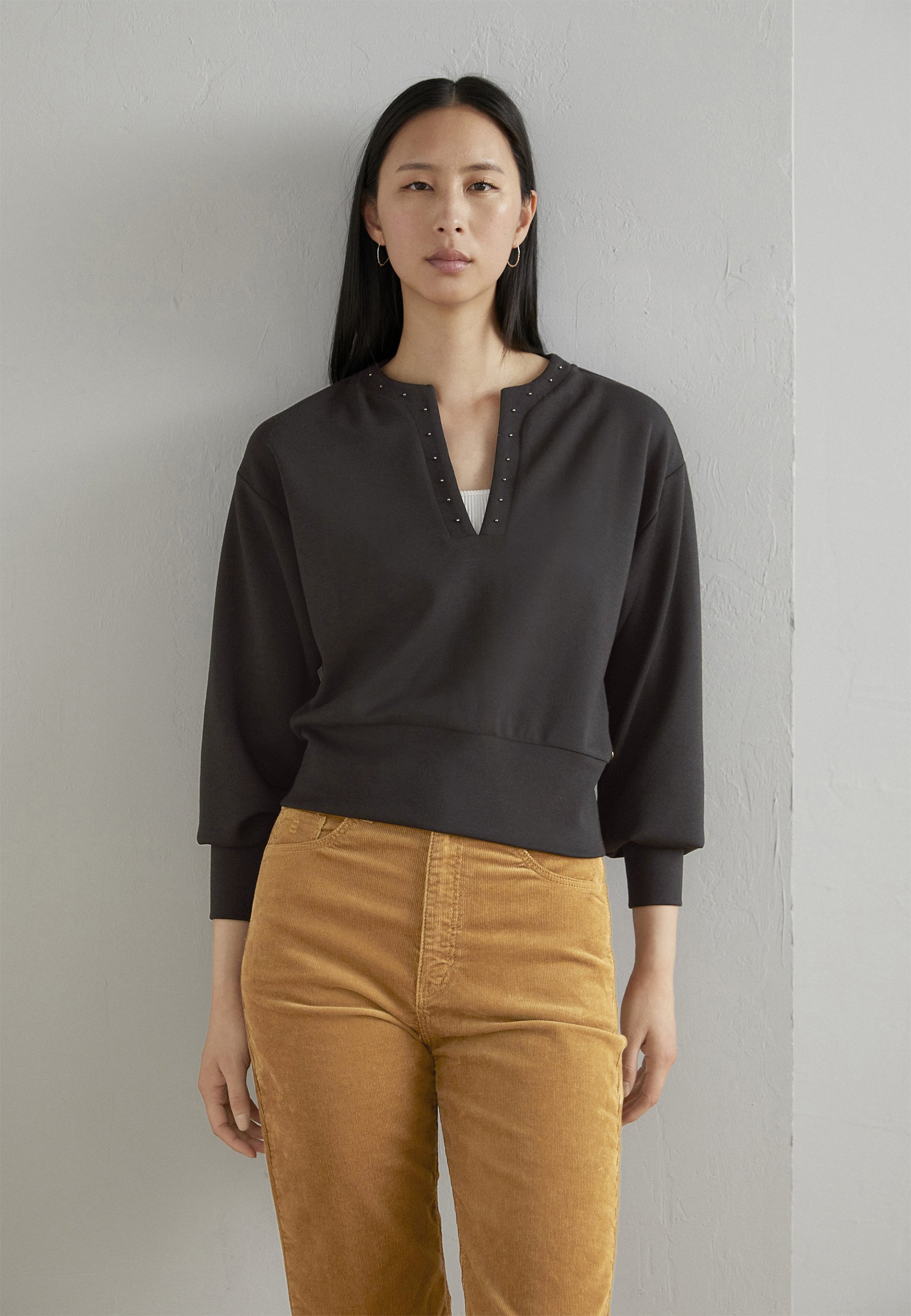 Scotch & Soda OPEN V NECK BEADED - Sweatshirt - evening black/black