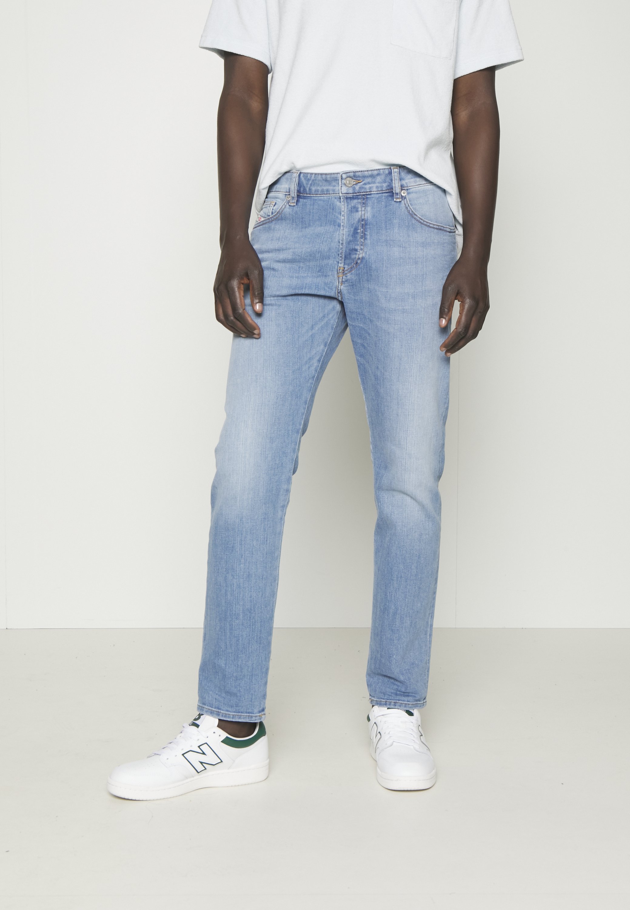 Diesel D-YENNOX - Straight leg jeans - light blue/light-blue denim