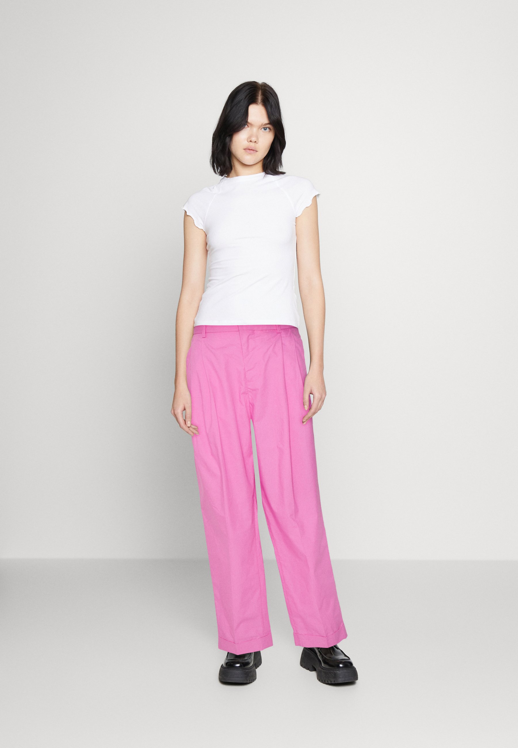Scotch & Soda MILA HIGH RISE TAPERED PLEATED - Chinos - orchid pink/pink