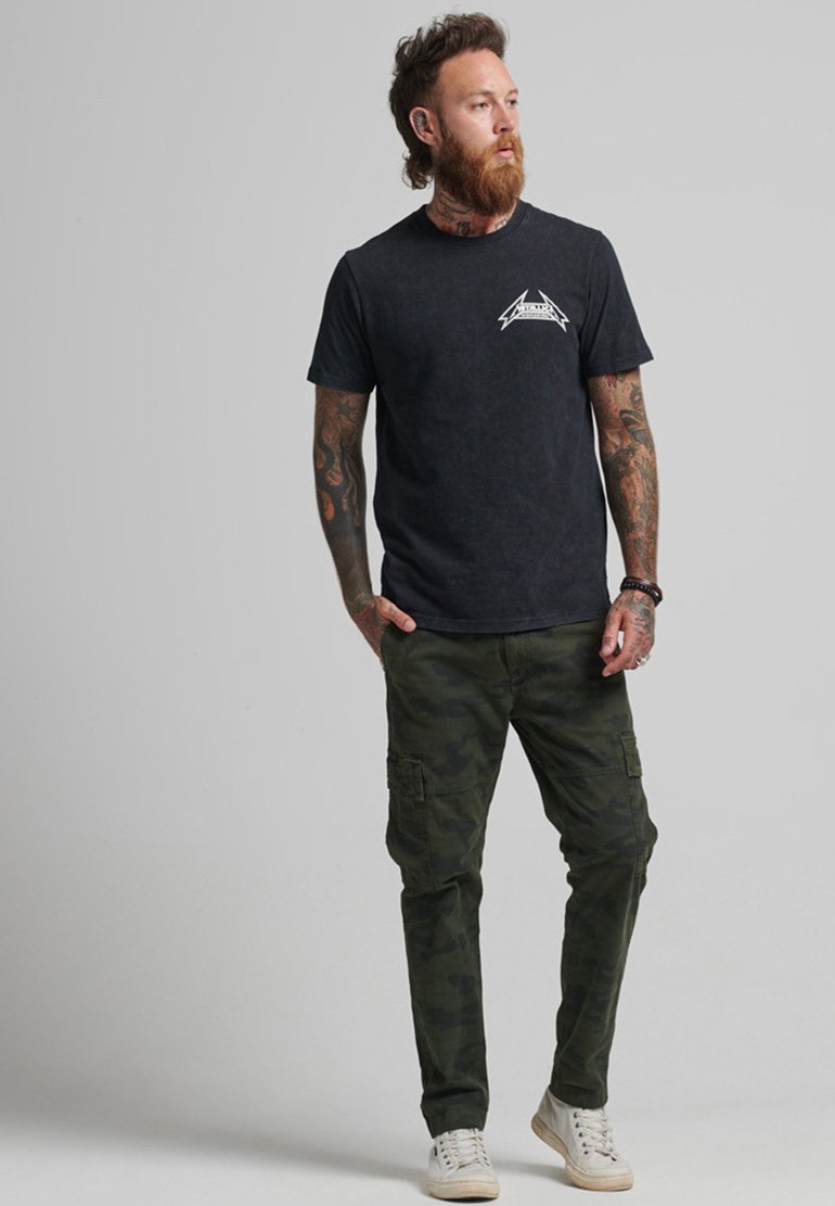 Superdry METALLICA LIMITED EDITION BAND - Print T-shirt - mid back in black/anthracite