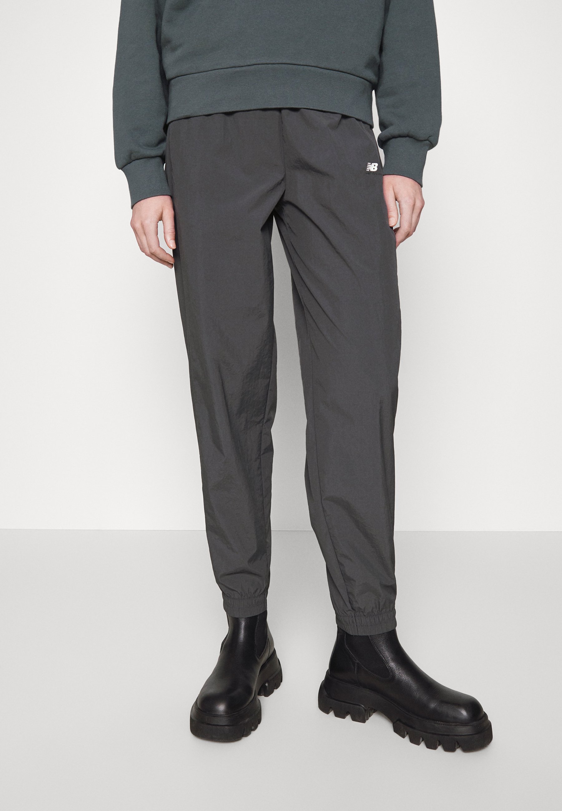 NB ATHLETICS REMASTERED PANT - Tracksuit bottoms - black