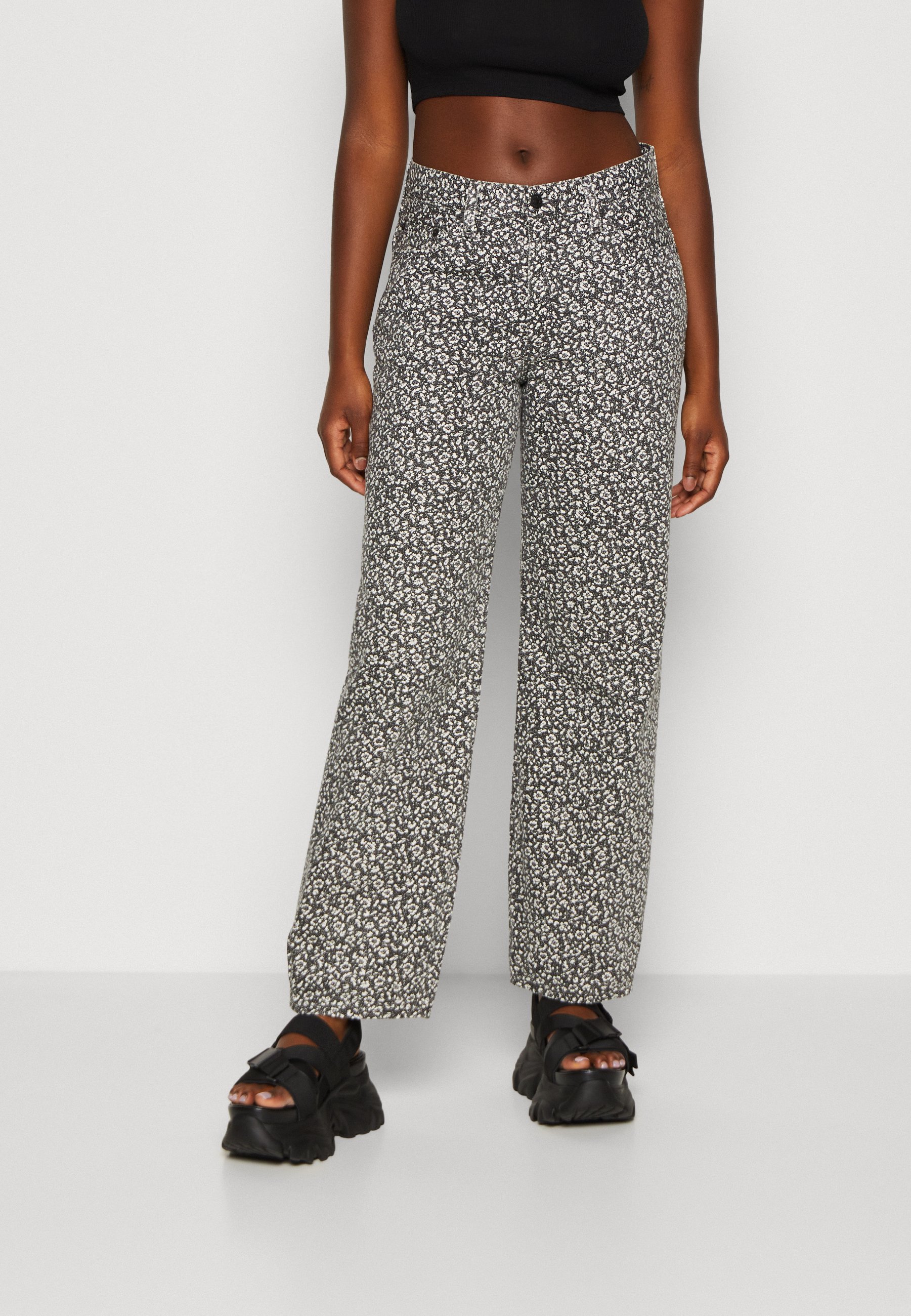Levi's® WELLTHREAD BAGGY DAD - Relaxed fit jeans - black
