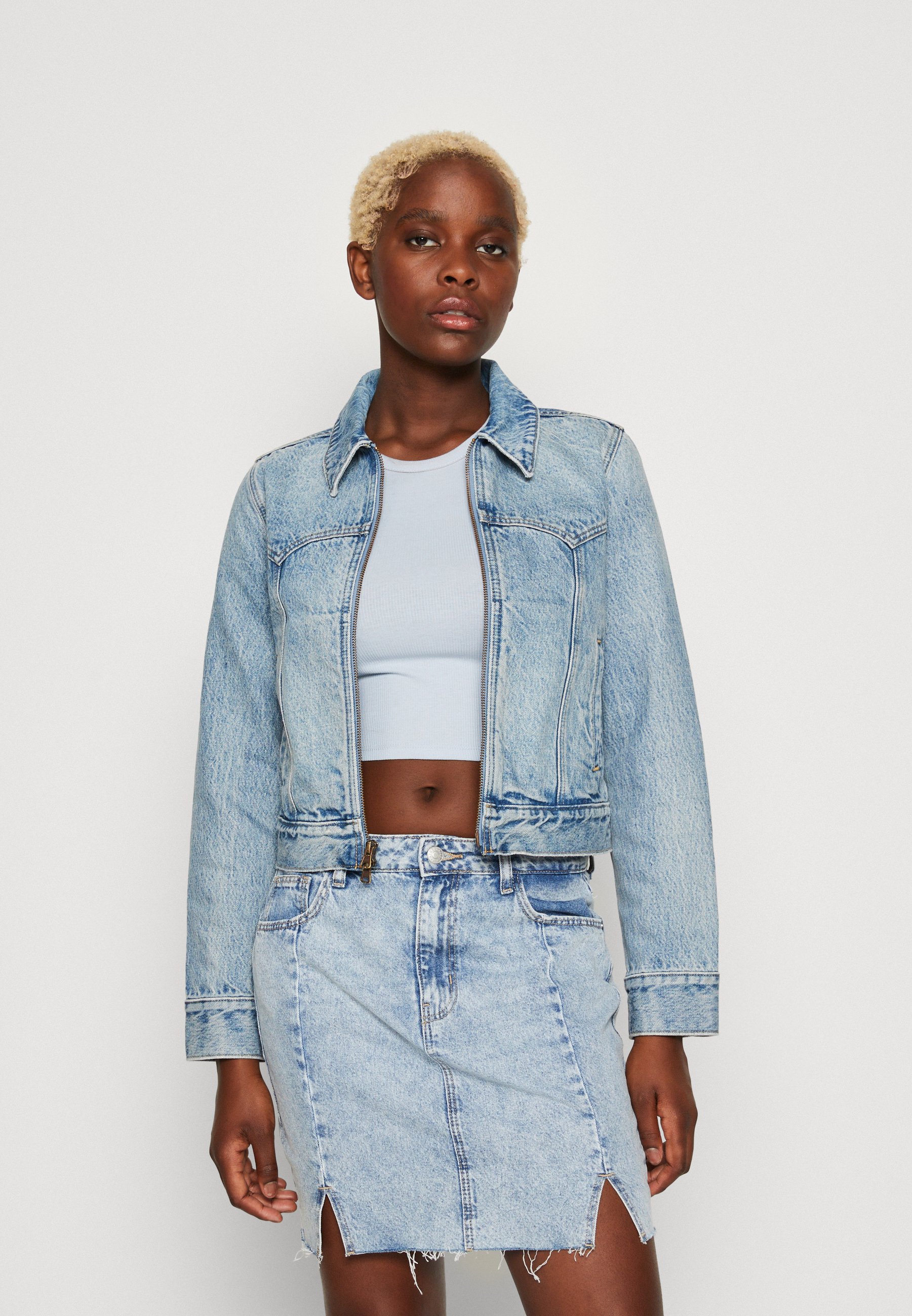 Levi's® ZIP SLIM TRUCKER - Denim jacket - blue denim