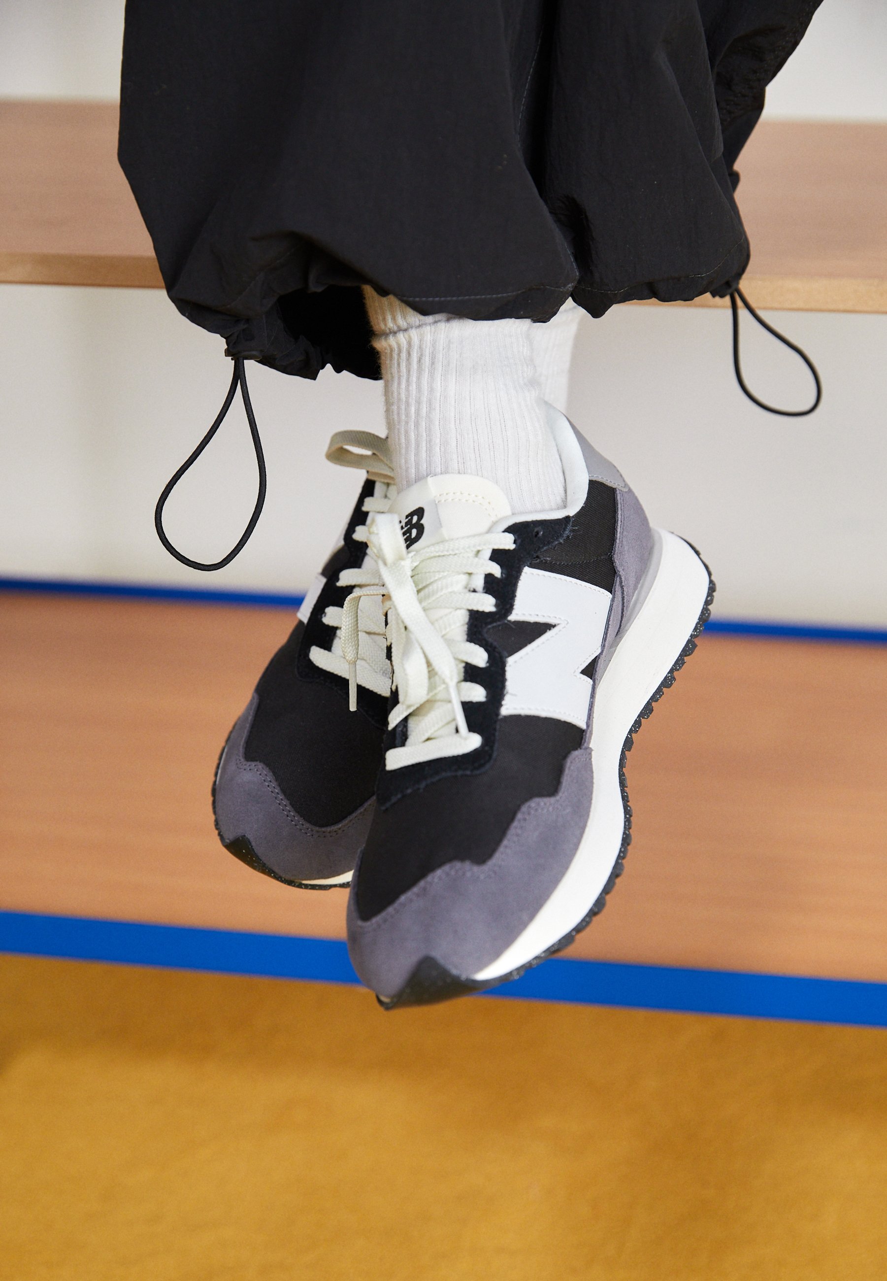 NB WS237 - Neutral running shoes - black magnet/black