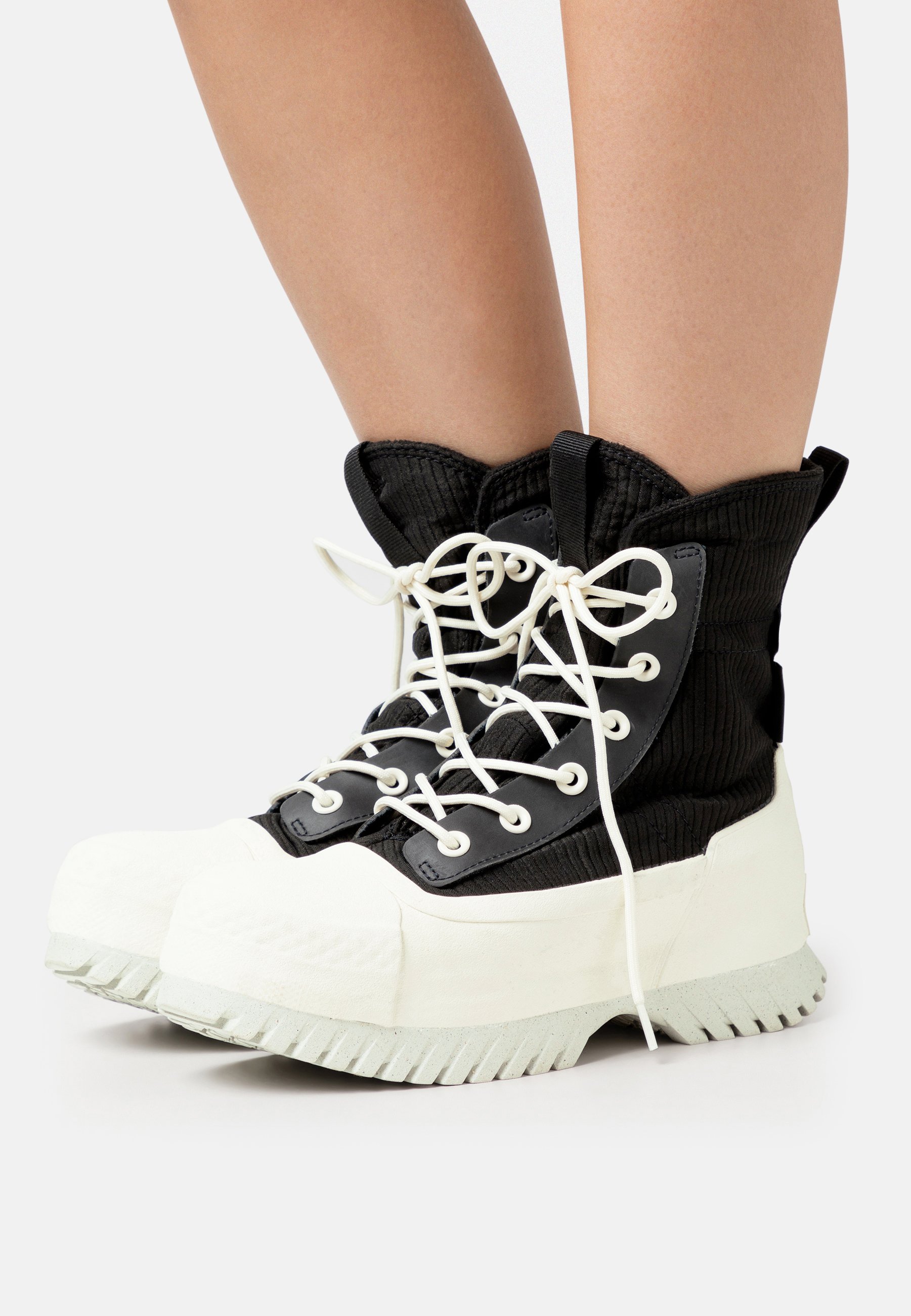 Converse CHUCK TAYLOR ALL STAR LUGGED 2.0 PLATFORM COUNTER CLIMATE EXTRA HIGH - Lace-up ankle boots - black/egret/black