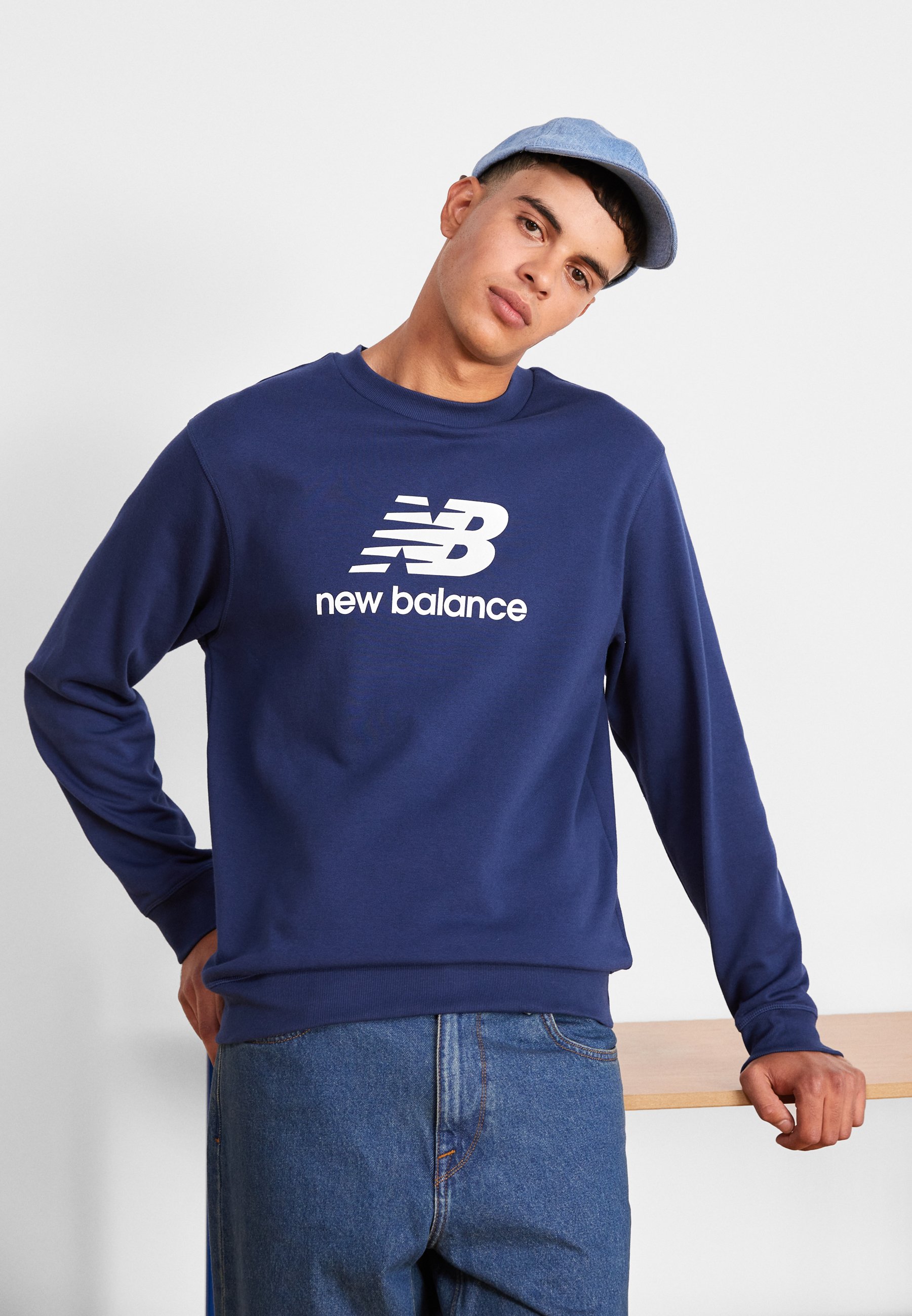 NB ESSENTIALS STACKED LOGO CREW - Sweatshirt - navy/dark blue