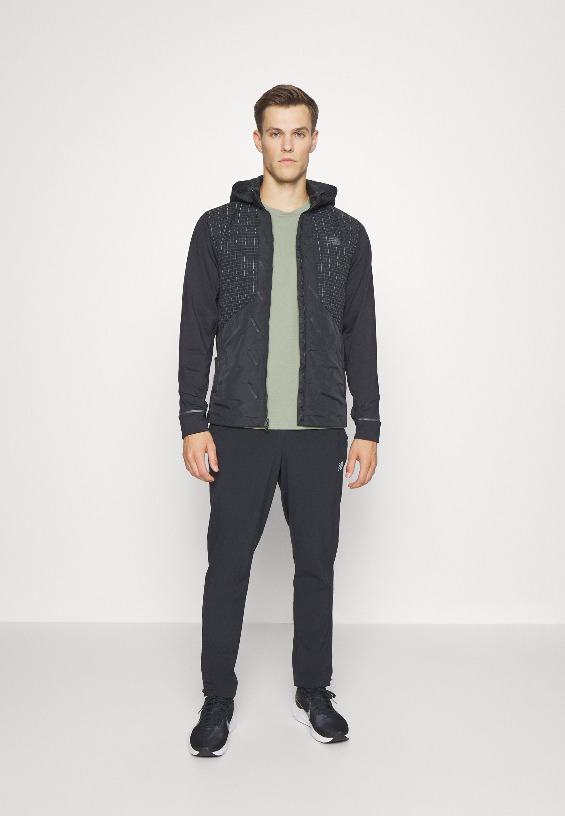 NB IMPACT RUN LUMINOUS HEAT JACKET - Running jacket - black
