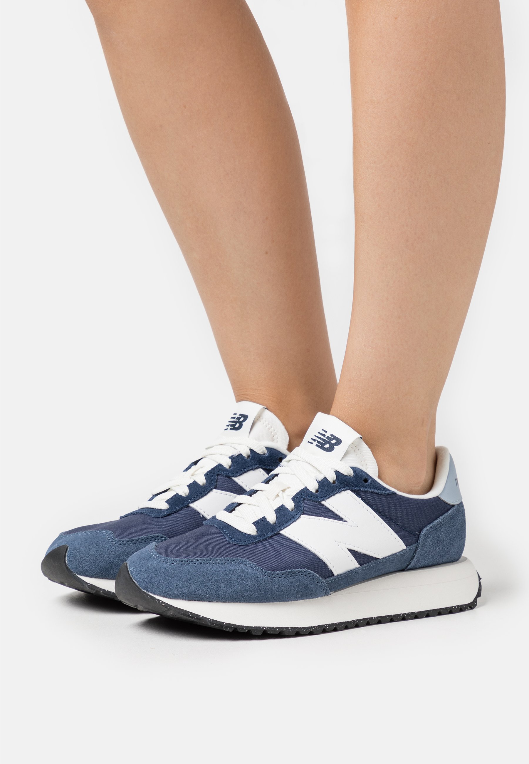 NB WS237 - Neutral running shoes - navy/dark blue