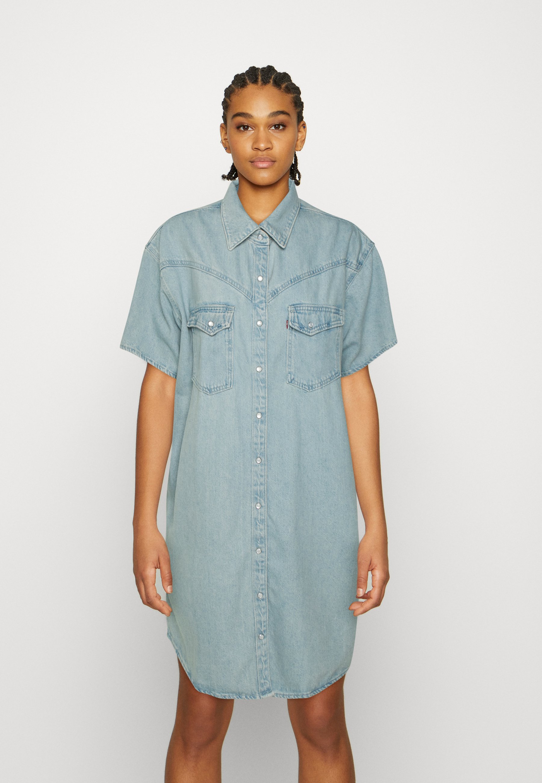 Levi's® ELOWEN WESTERN DRESS - Denim dress - long journey/light-blue denim