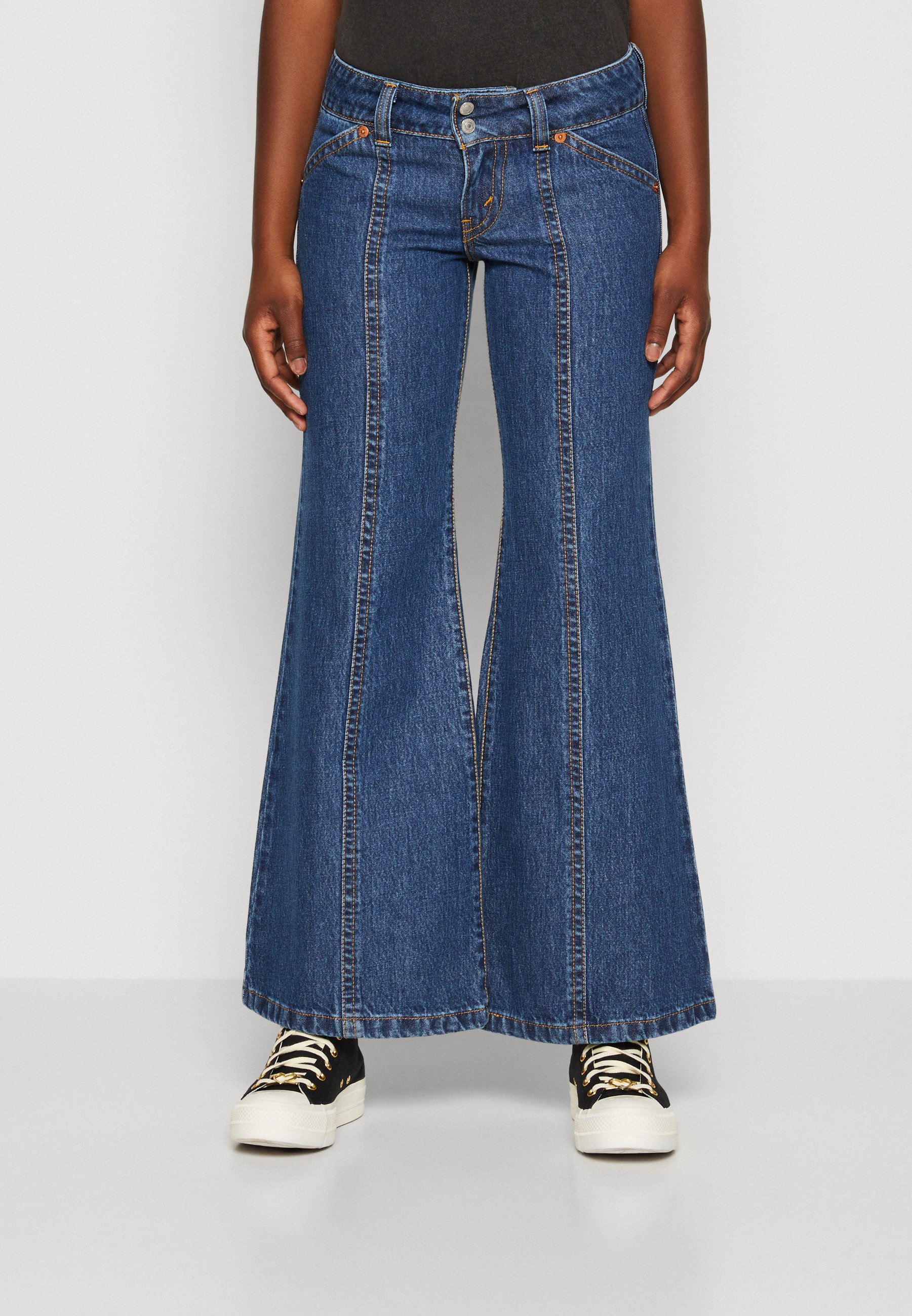 Levi's® NOUGHTIES BIG BELLS - Flared Jeans - never wrong/stone blue denim