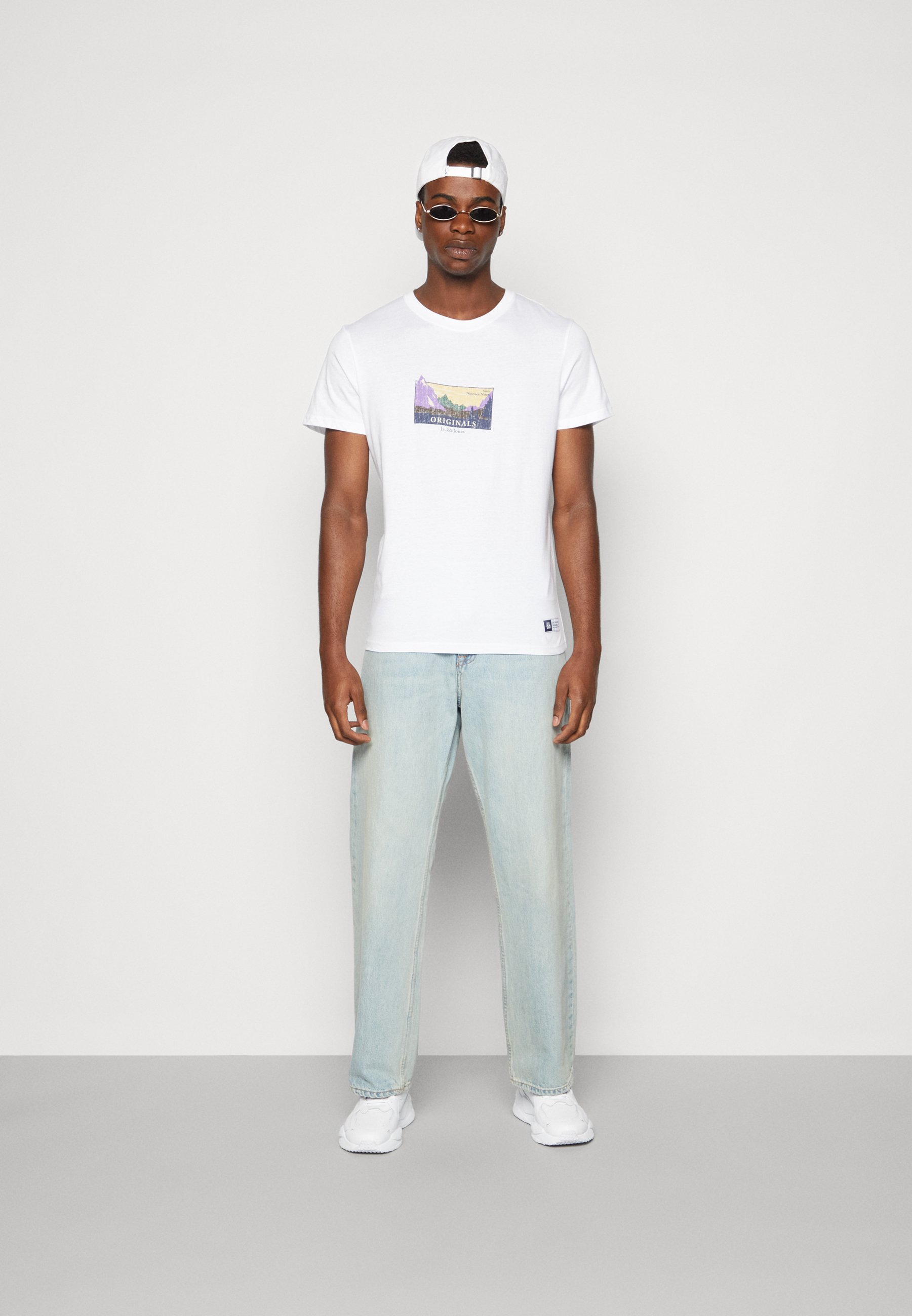 Jack &Jones JORWOODLANDGRAPHIC TEE CREW NECK - Print T-shirt - bright white/white