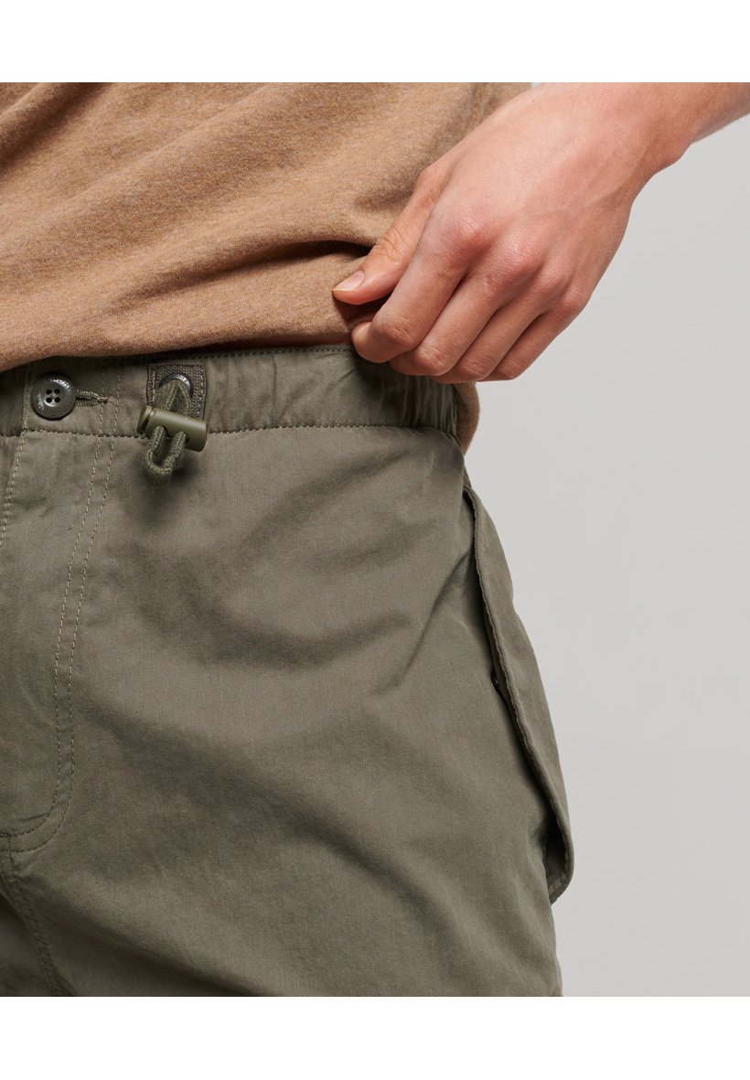 Superdry PARACHUTE GRIP - Cargo trousers - olive night/green
