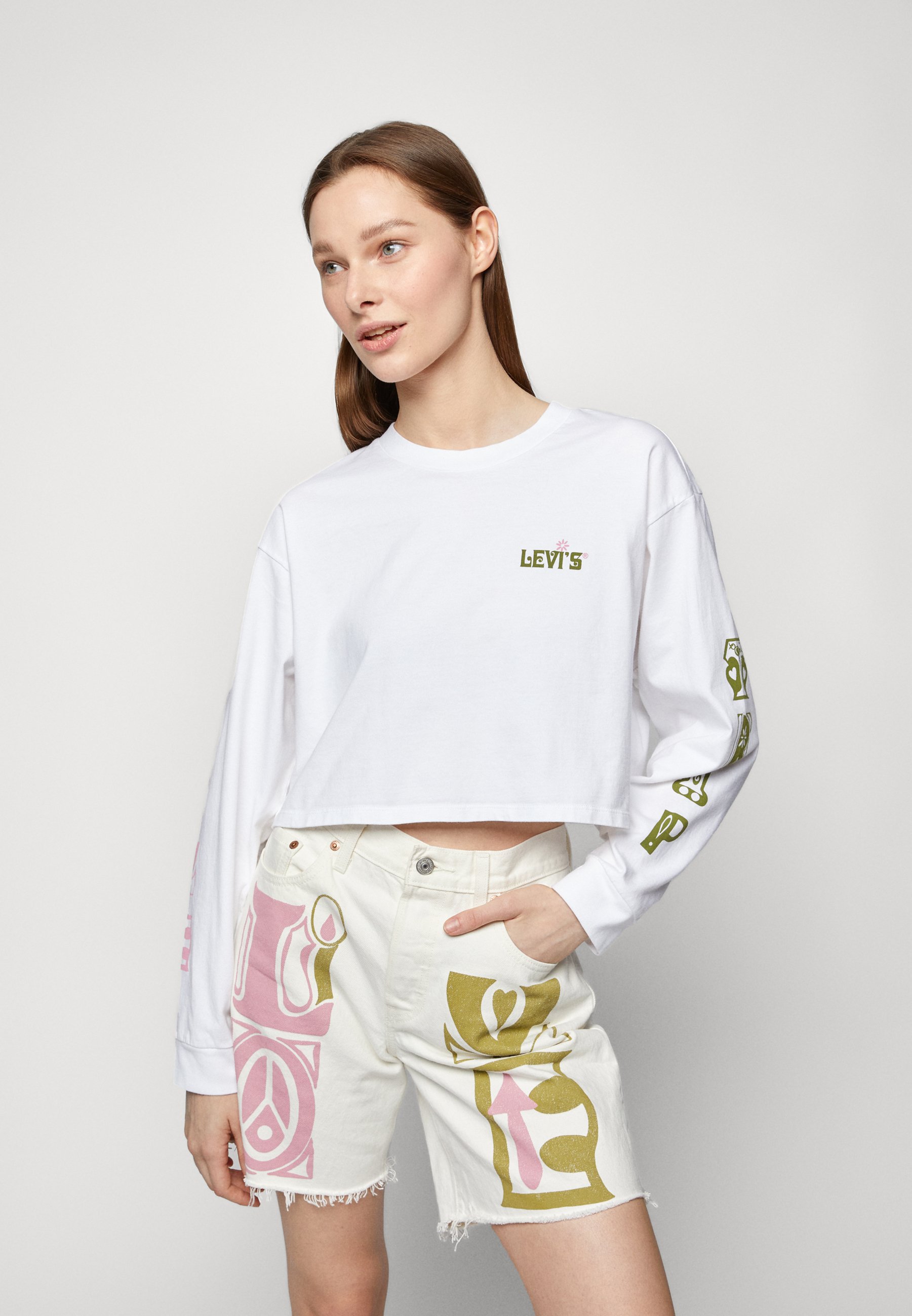 Levi's® GRAPHIC LS CROP REESE- CRAZY LEGS - Long sleeved top - White/white