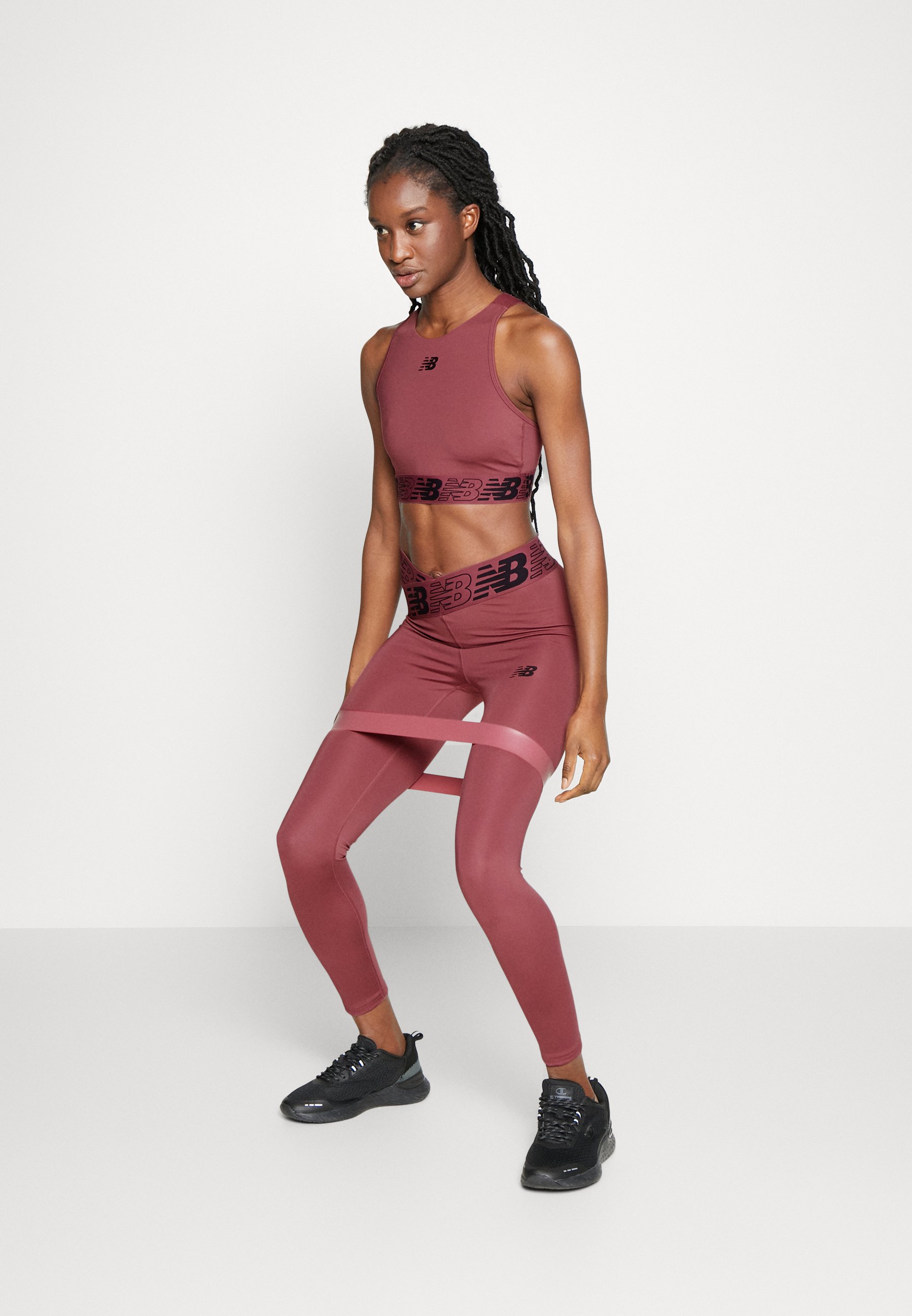 NB RELENTLESS CROP BRA - Medium support sports bra - washed burgundy/bordeaux