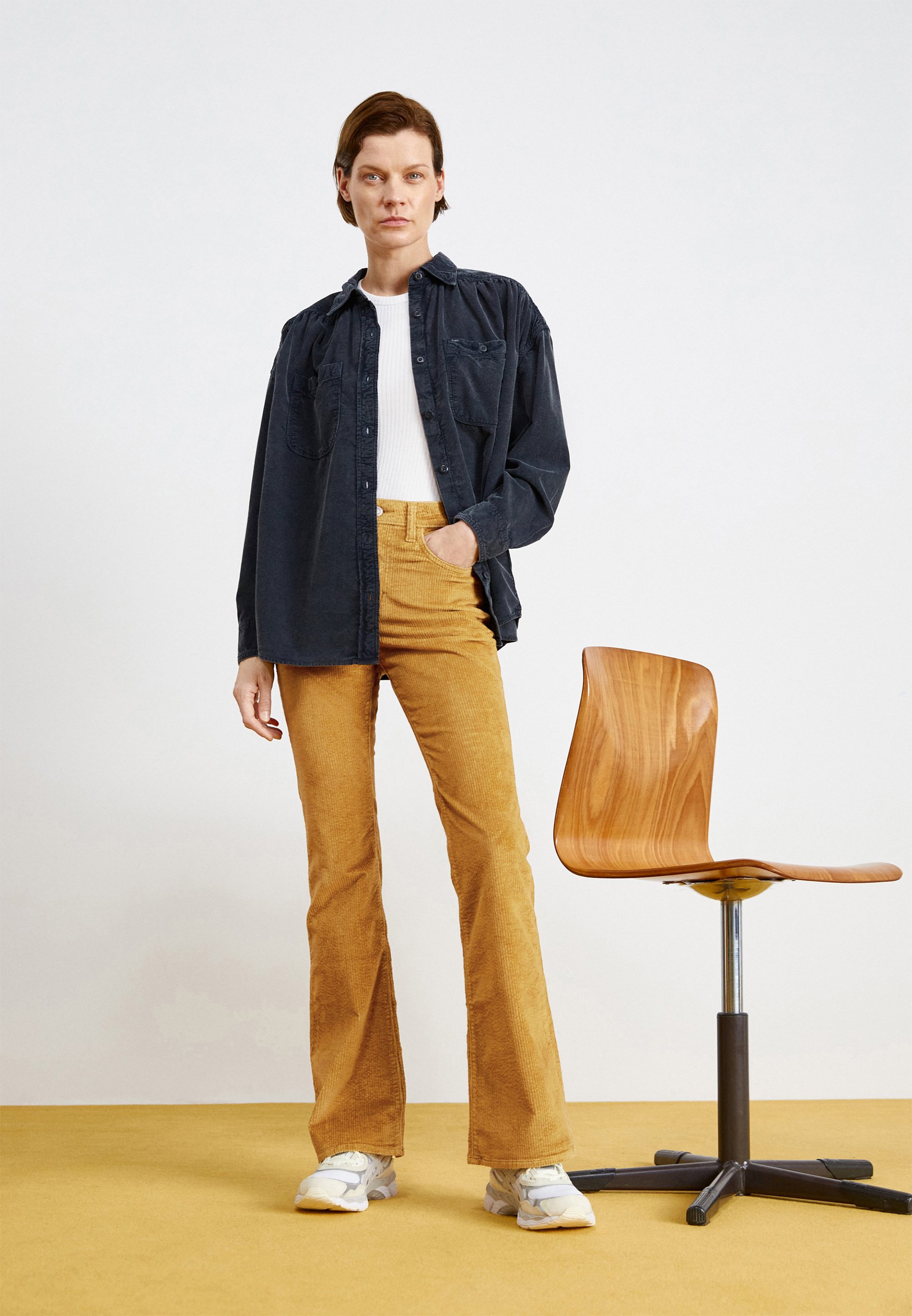 Levi's® 726™ HIGH RISE FLARE - Flared Jeans - dijon/light brown