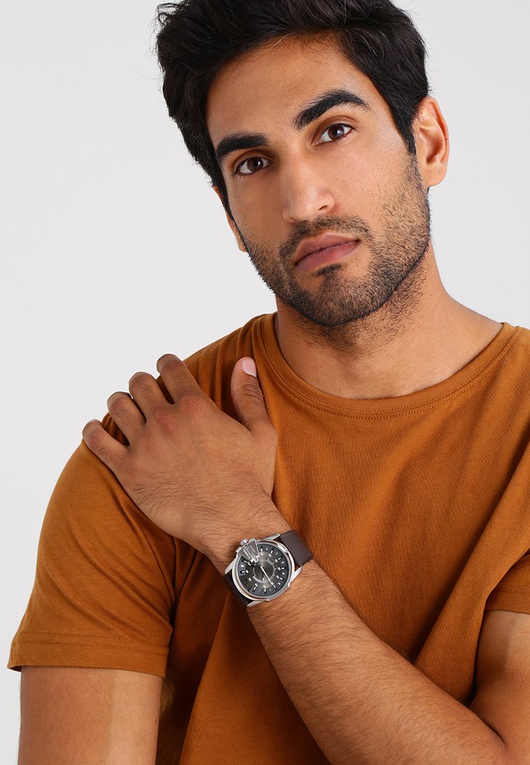 Diesel MASTER CHIEF - Watch - braun/brown