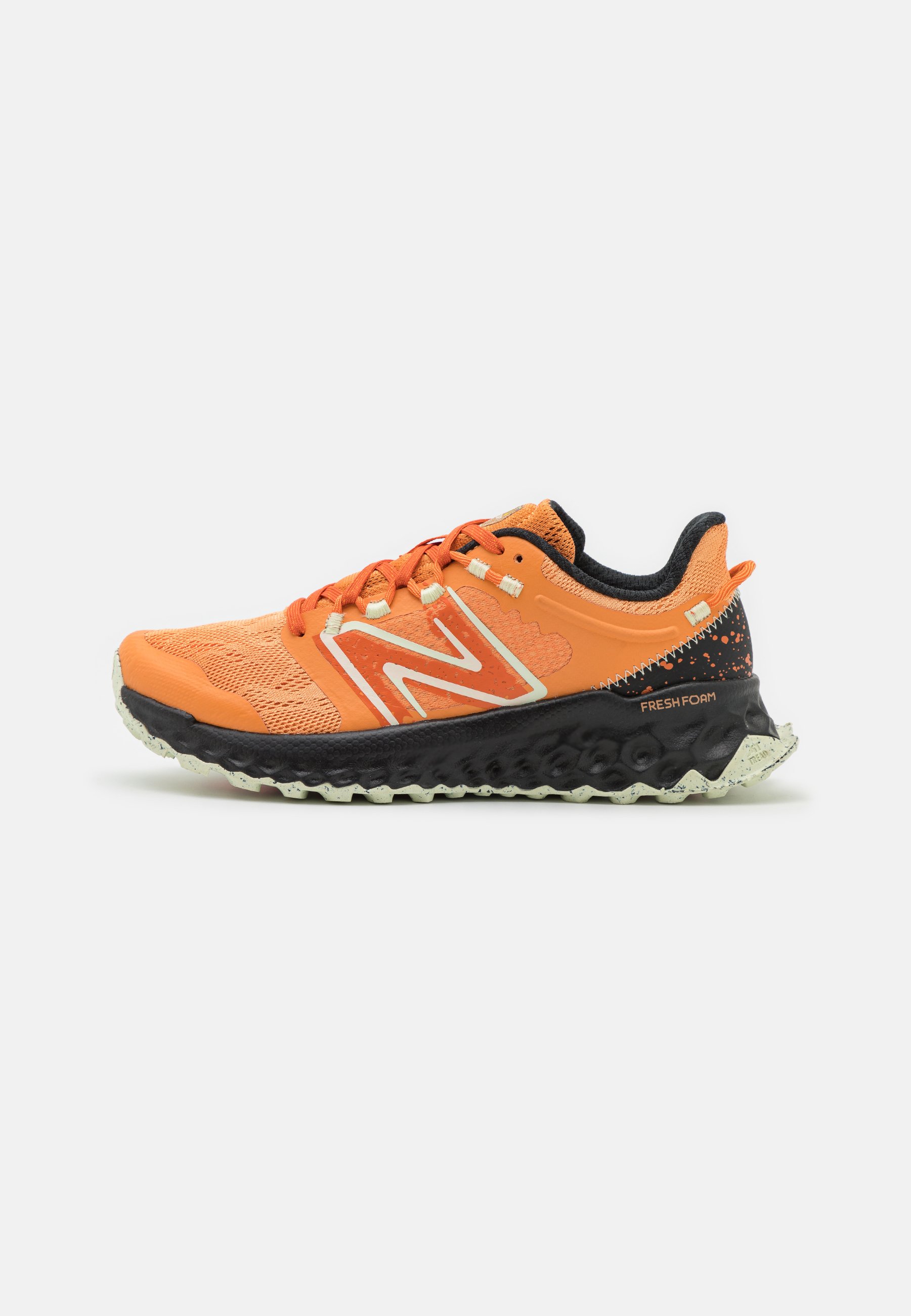 NB FRESH FOAM GAROE  - Trail running shoes - orange
