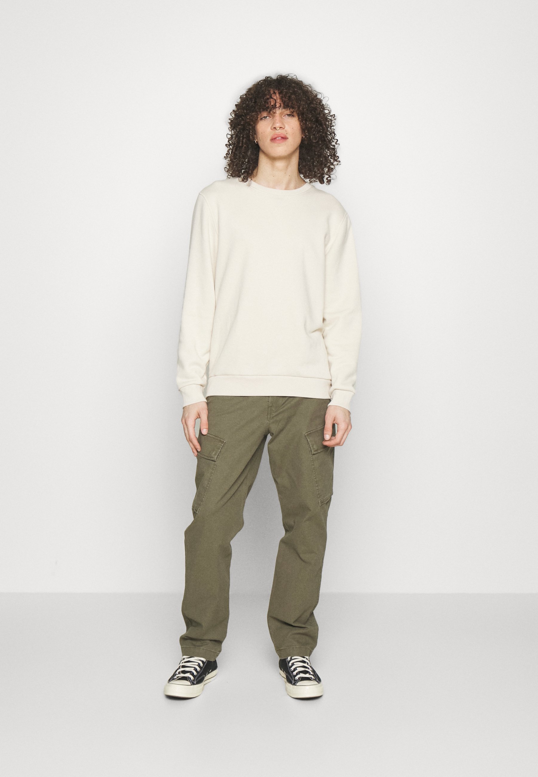 Levi's® TAPER - Cargo trousers - olive/olive